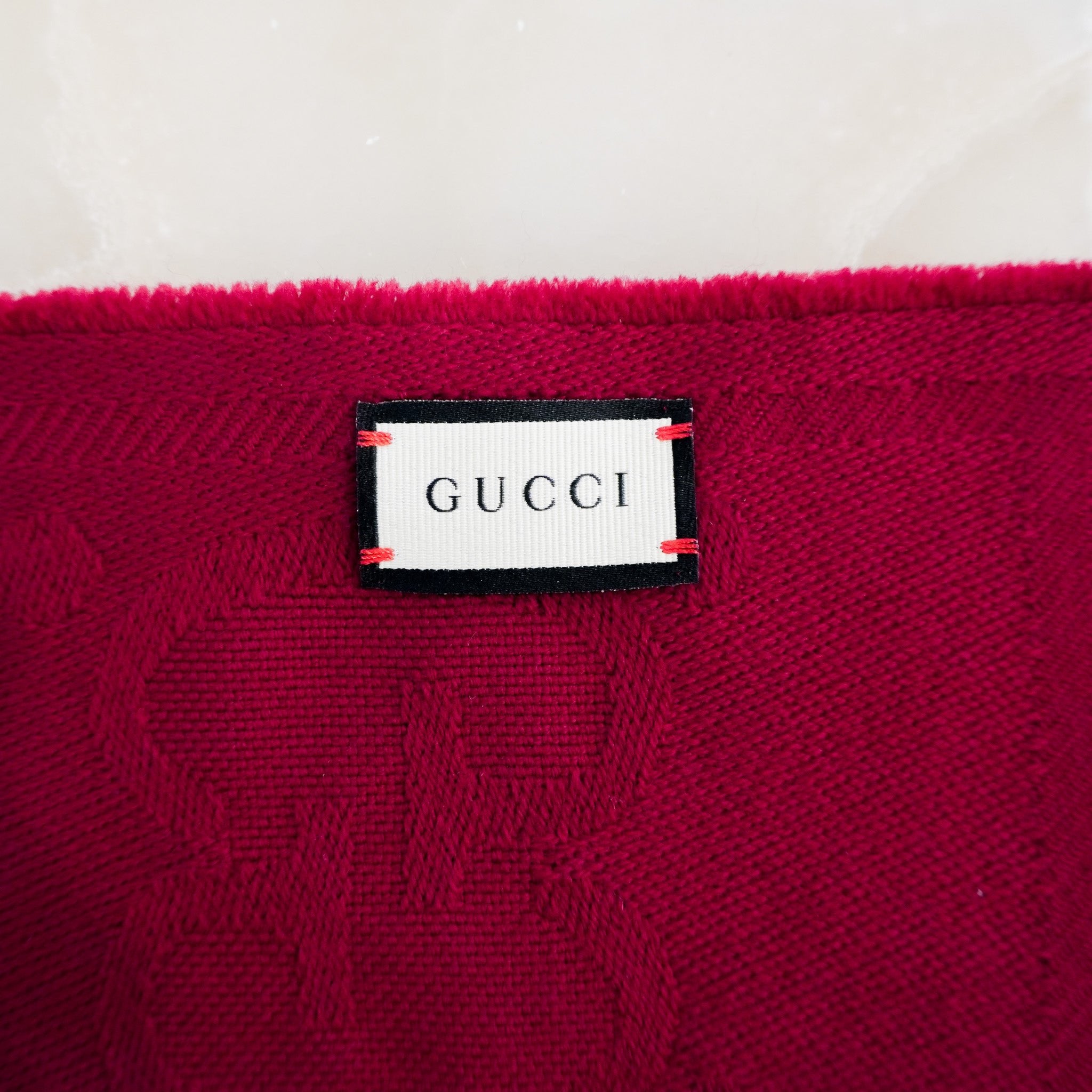 Gucci-GG-Monogram-Wool-Scarf-in-Burgundy-label-photo