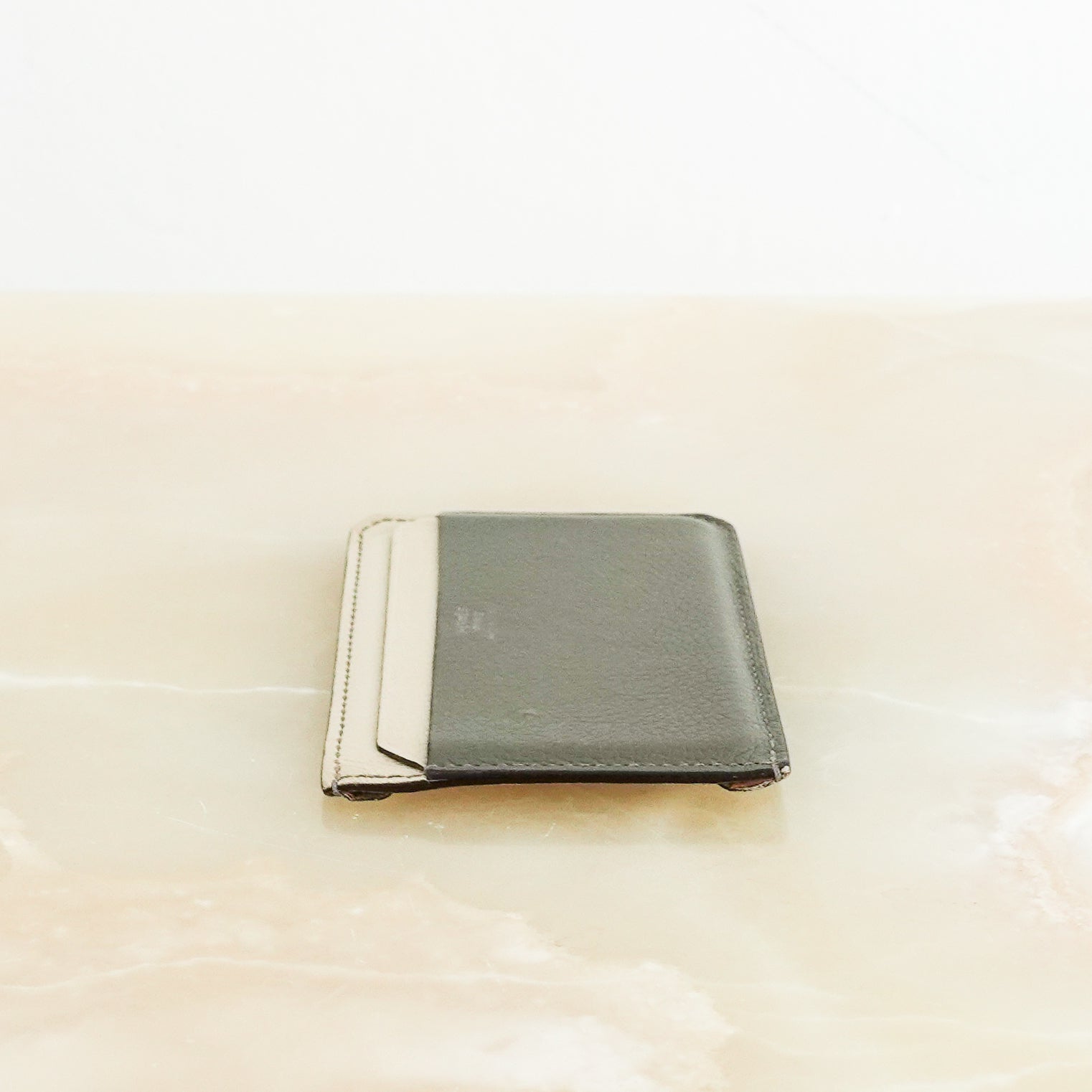 Hermès-Paris-Two-Tone-Grey-&-Blue-Card-Holder-side-picture
