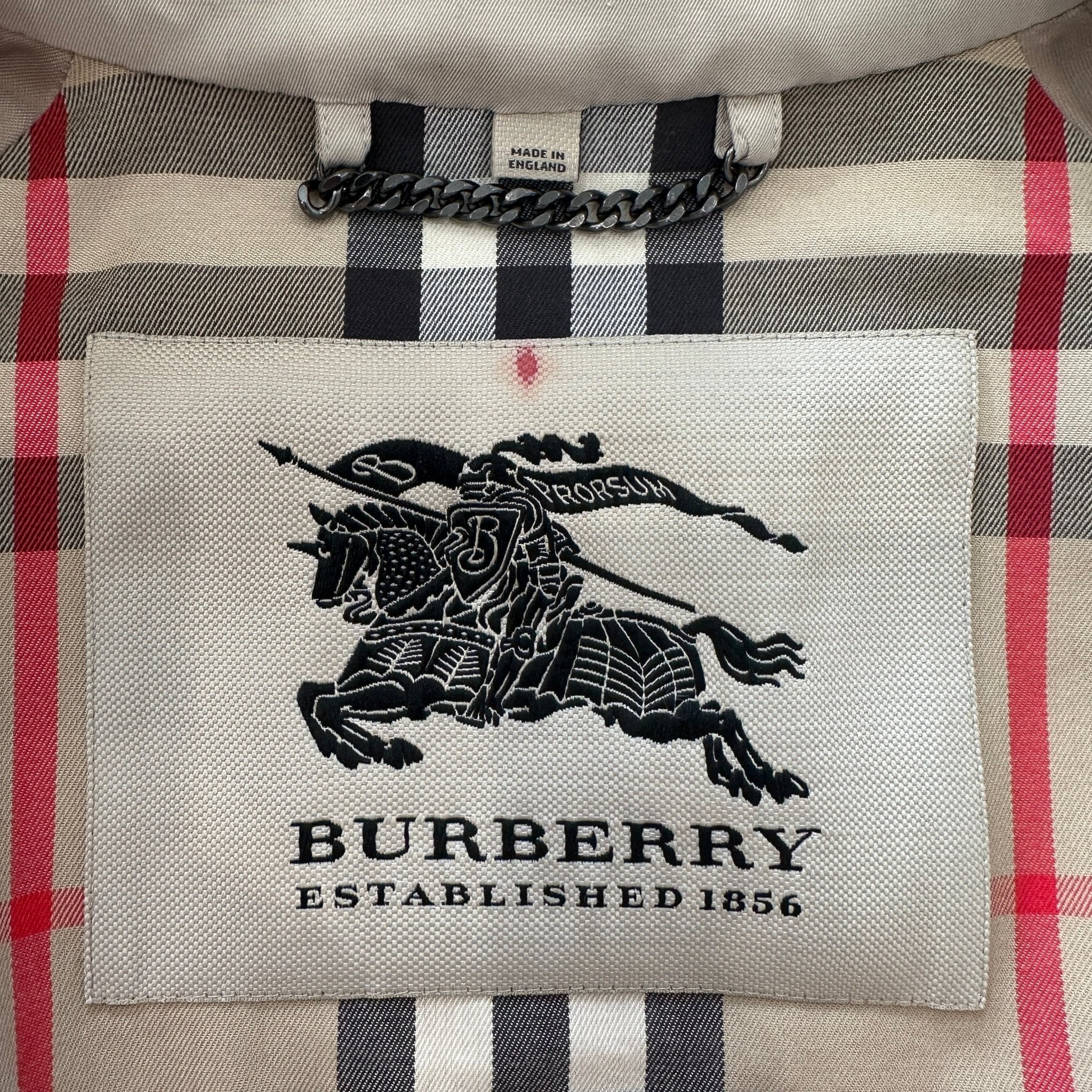 Burberry Wiltshire Heritage Trench Coat RRP £2000 | Authentic Preloved - Reloved Again
