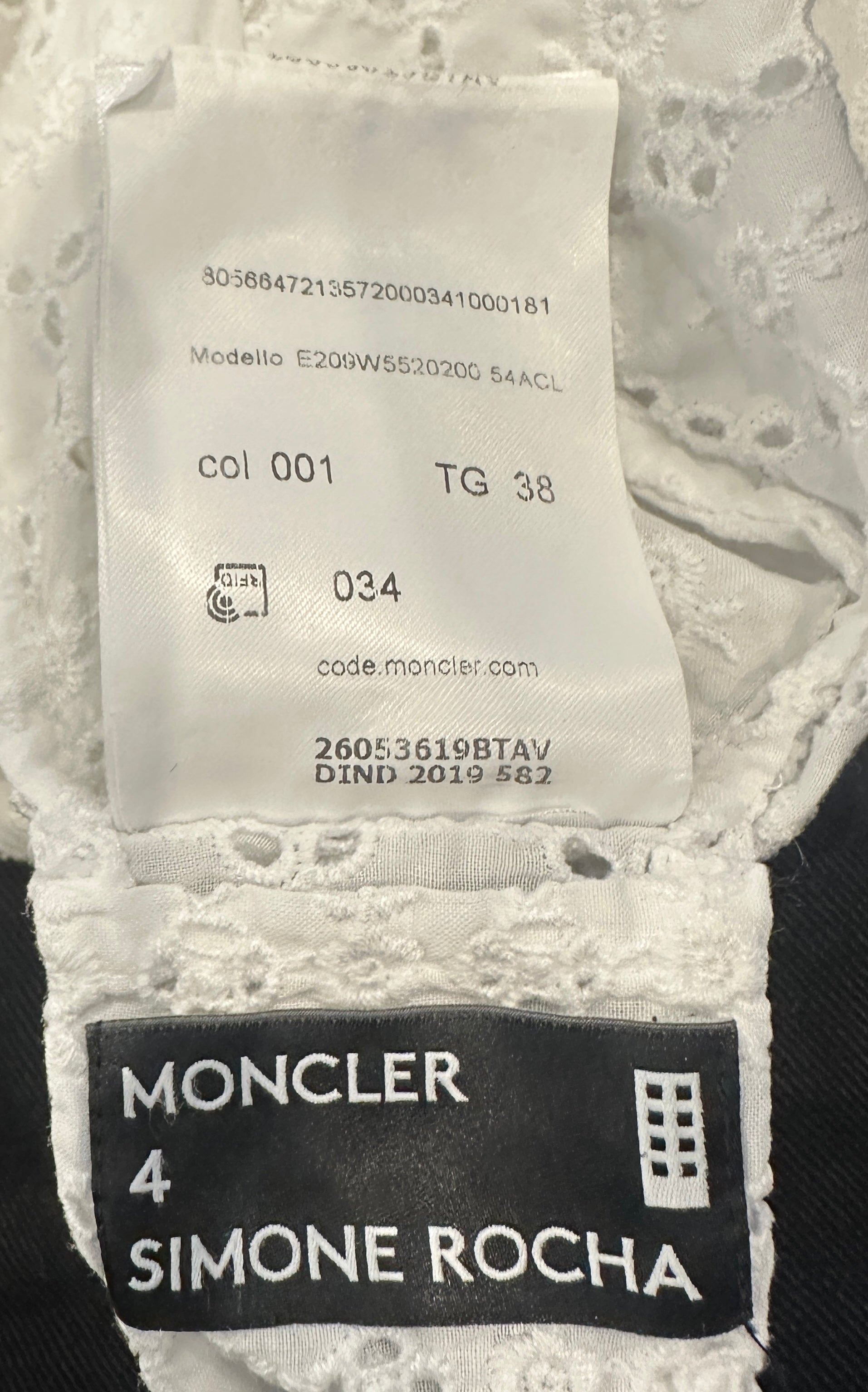 Moncler Broderie Anglaise blouse in white RRP £660 | Authentic Preloved