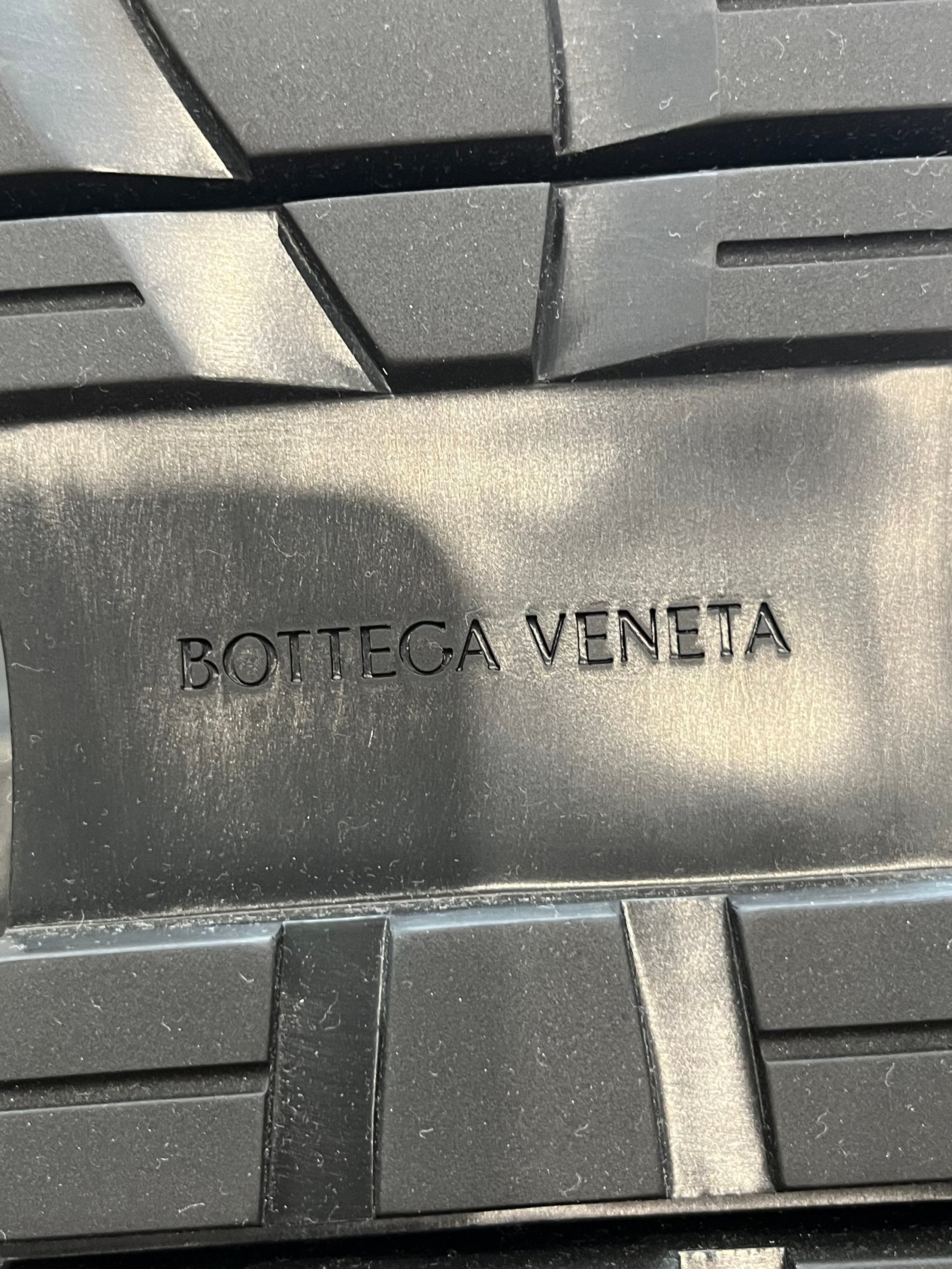 Bottega Veneta Tire Chelsea Boots in Sea Salt Leather (RRP £1080) | Authentic Preloved