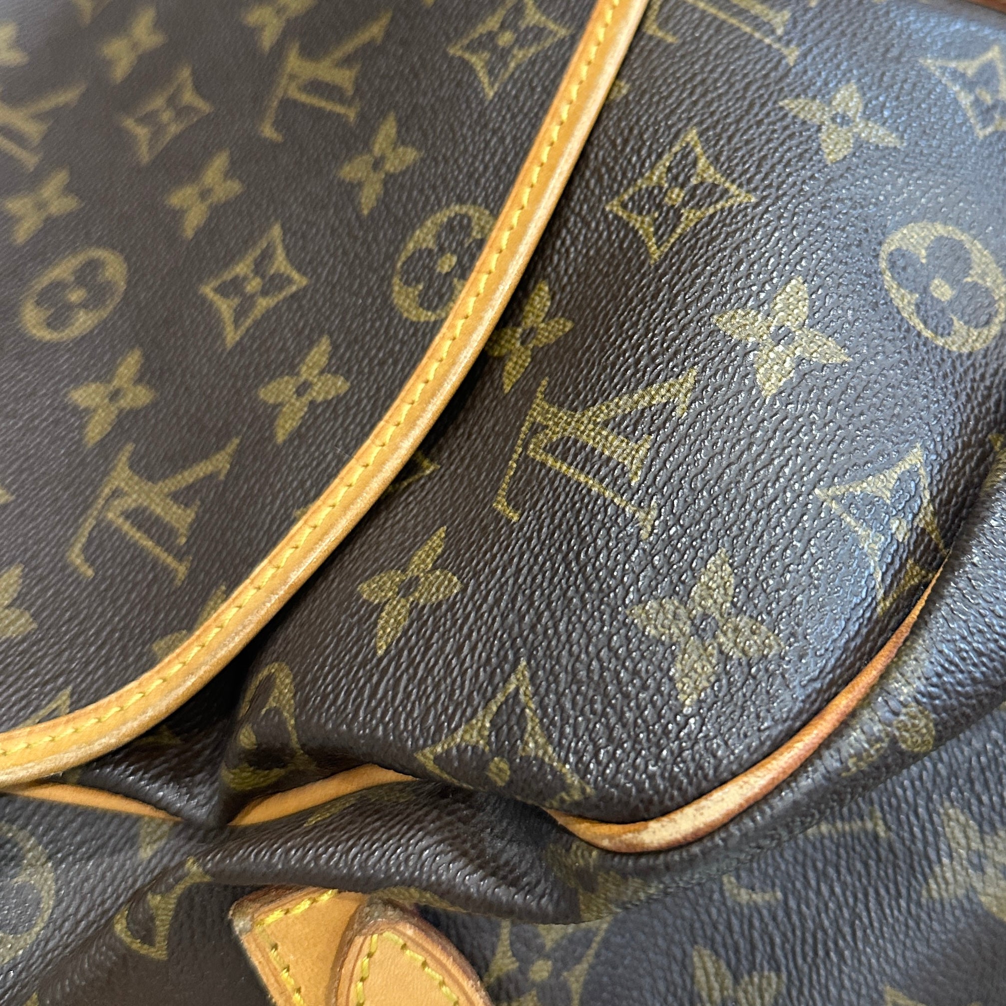 Louis Vuitton Saumur 35 Monogram Canvas Messenger Bag | Authentic Preloved - Reloved Again