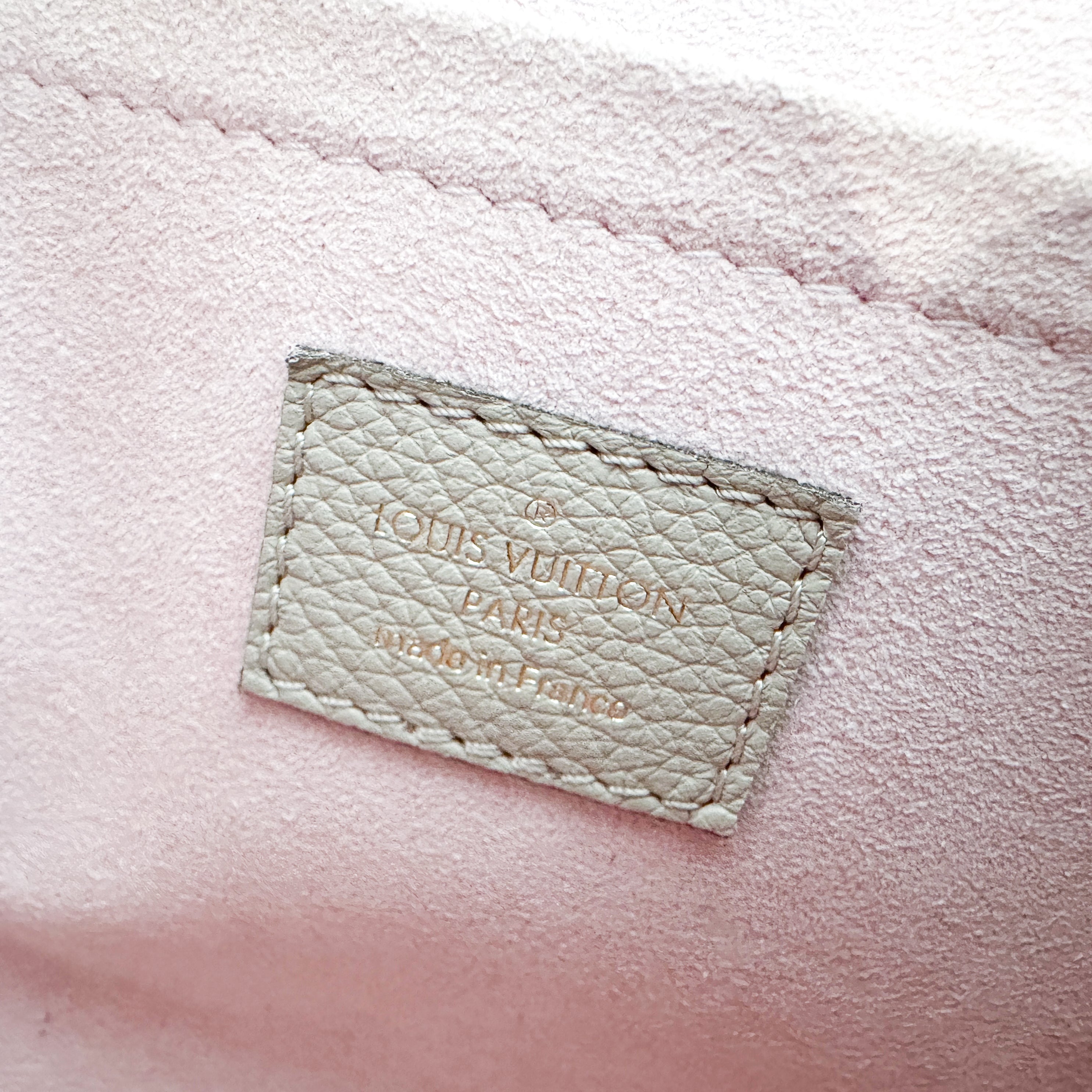 NEW Louis Vuitton Lockme Chain Bag in Greige Grained Calfskin Leather (RRP £1880) | Authentic Preloved