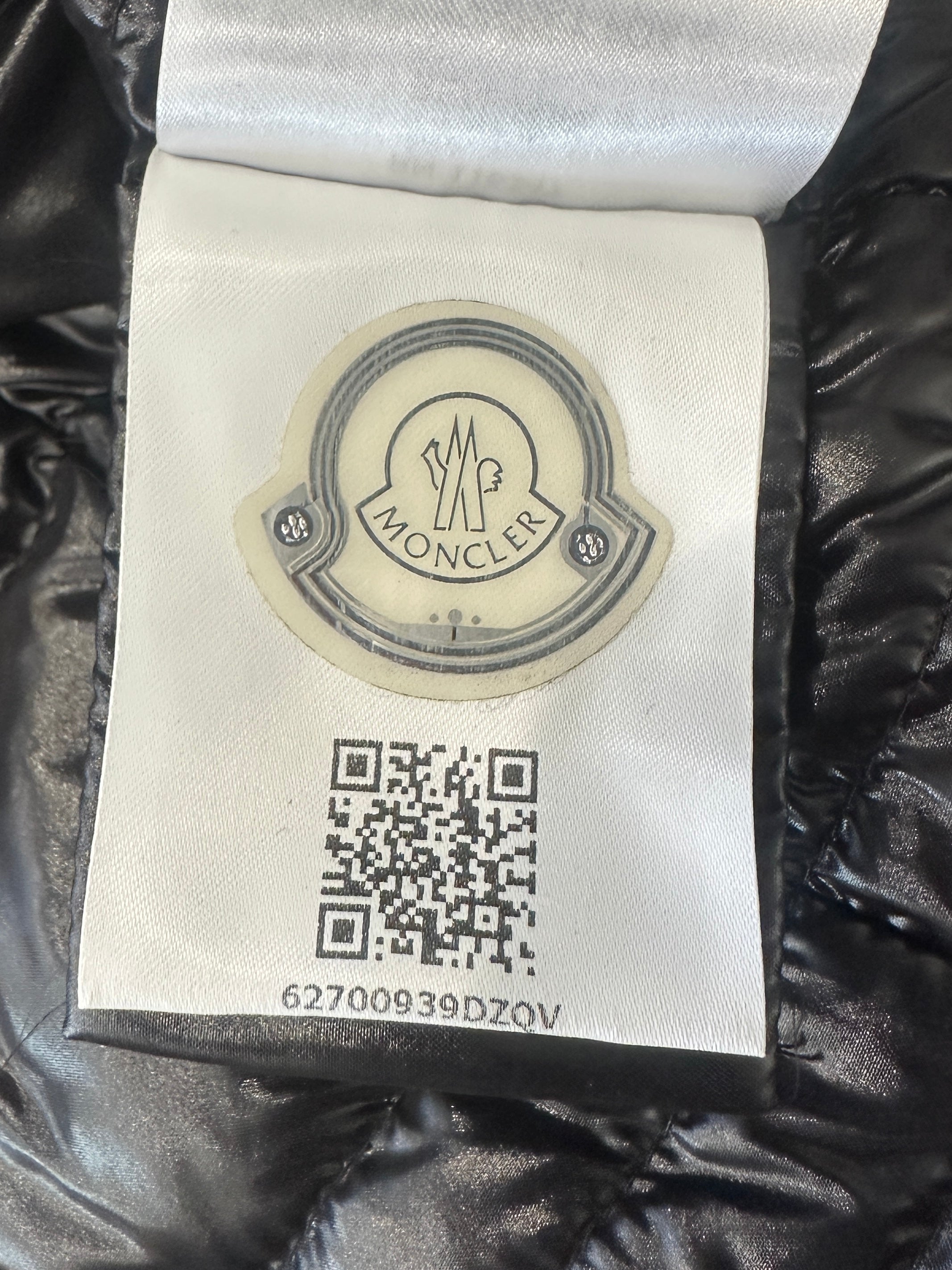 Moncler Black Monticole Giubbotto Down Jacket RRP £1500 | Authentic Preloved