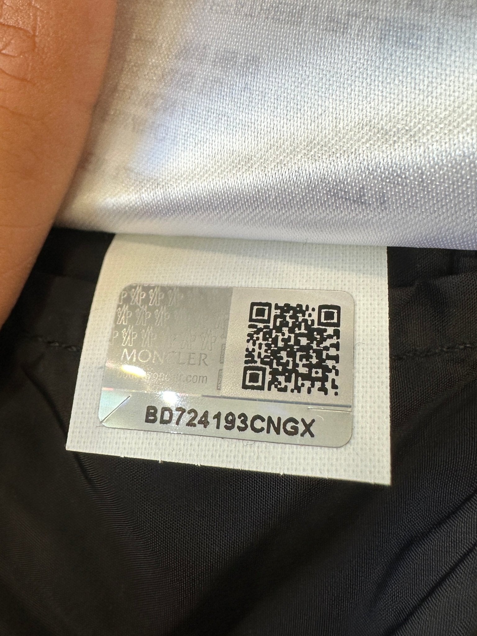 Moncler Night Blue Charpal Down Hooded Coat RRP £615 | Authentic Preloved - Reloved Again