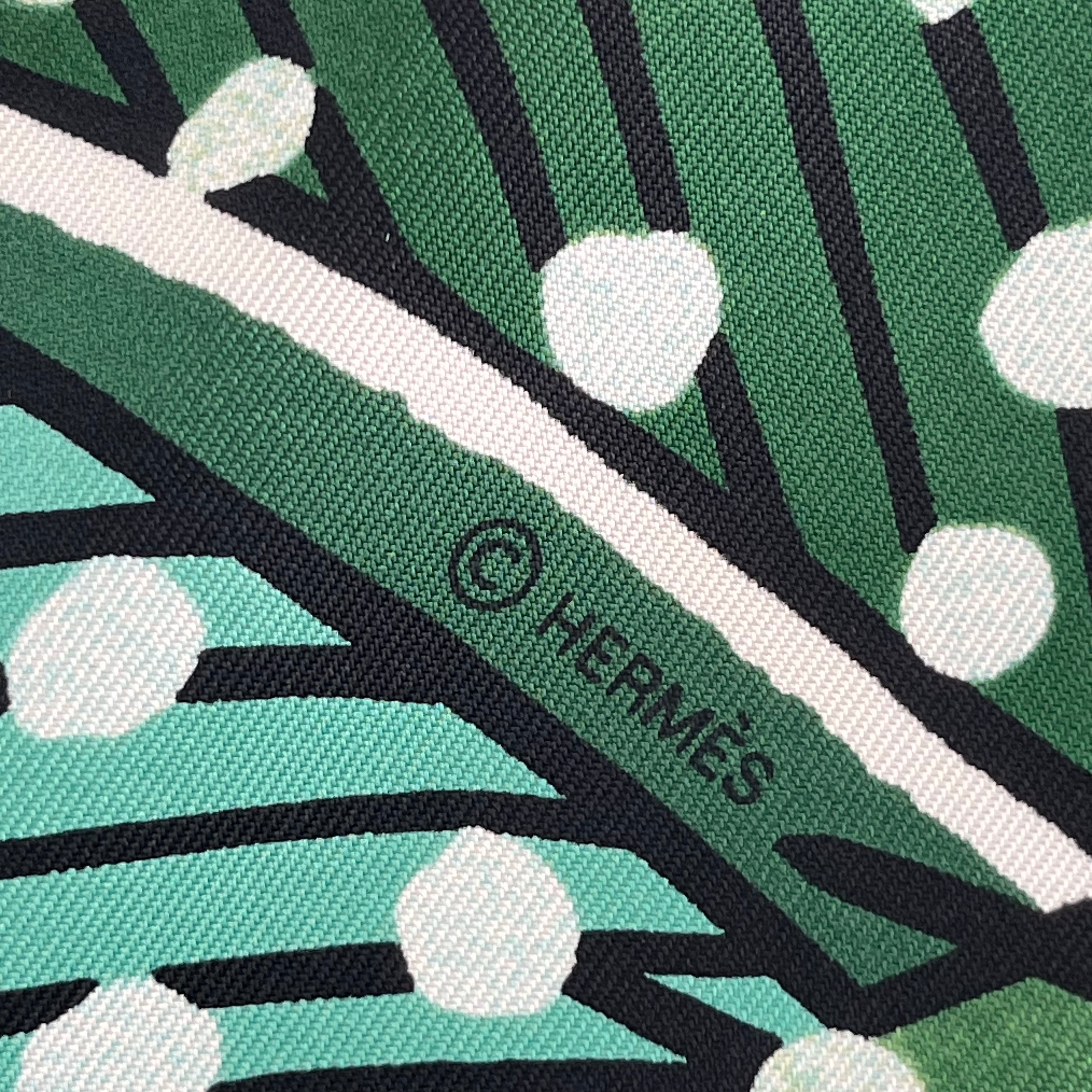 Hermès Baobab Cat 2018 Carré 90 Silk Scarf (RRP £520) FINAL SALE Authentic Preloved