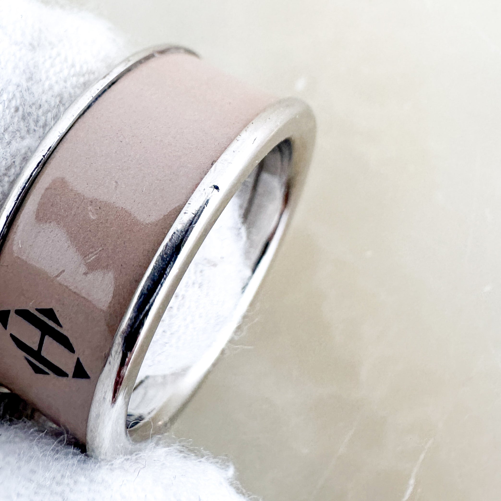 Hermès Bague Email MM Uni Ring in Palladium-Plated Metal – Size 57 (RRP £350) | Authentic Preloved FINAL SALE