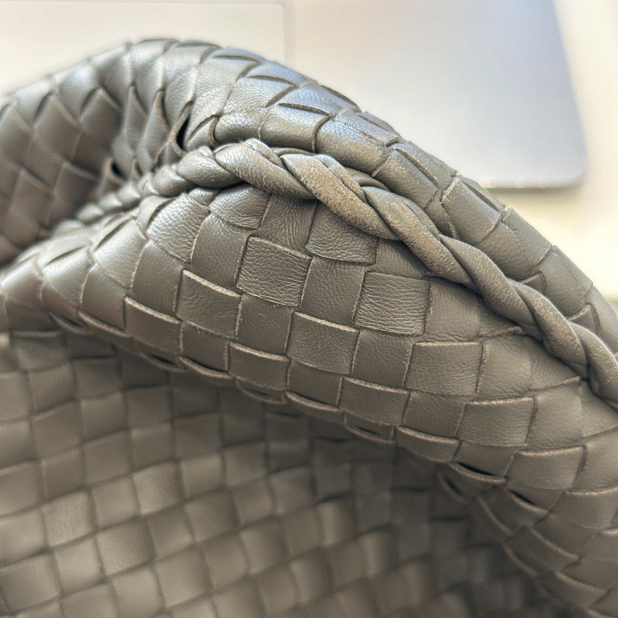 Bottega Veneta Medium Hobo Intrecciato Shoulder Bag in Dark Grey RRP £4080 | Authentic Preloved