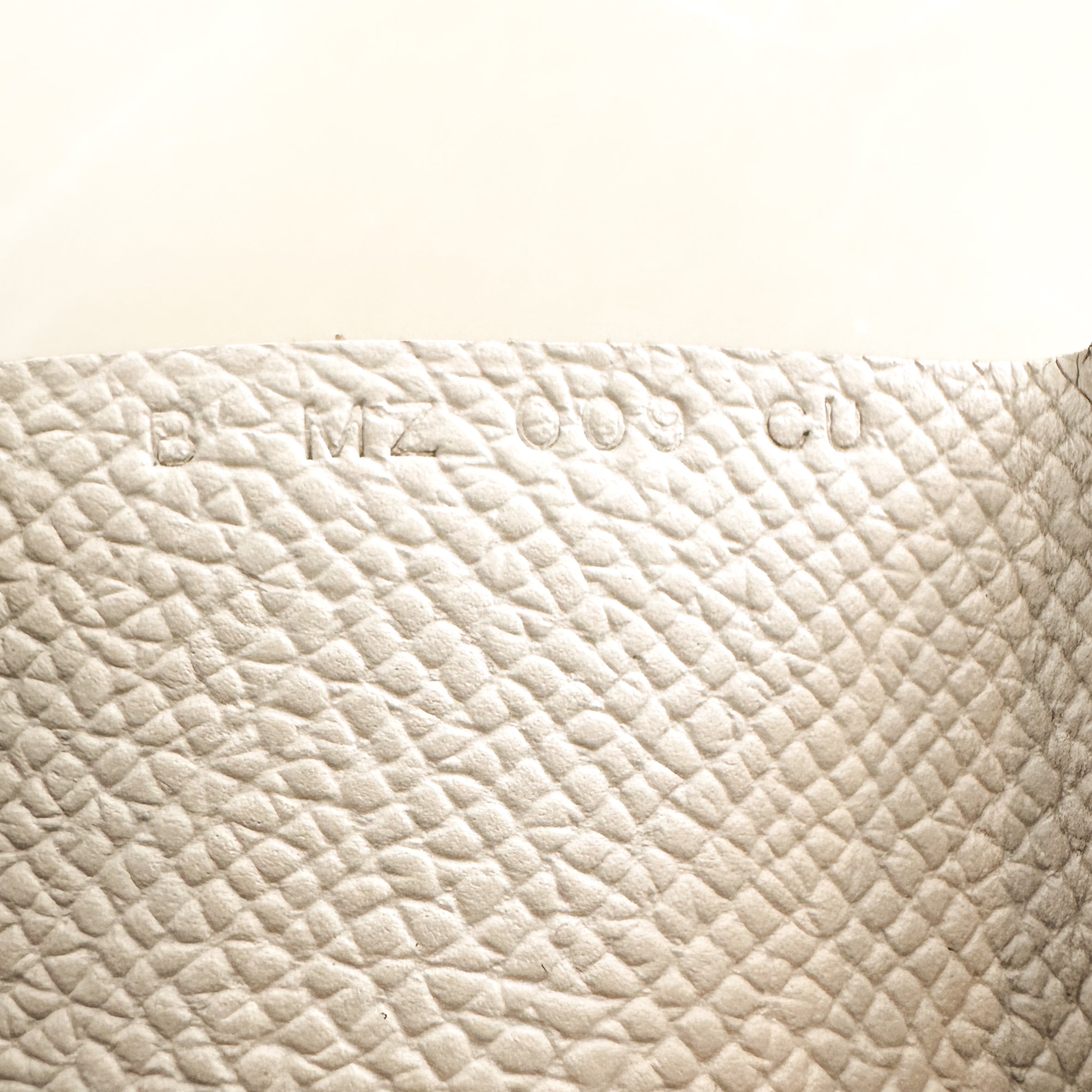 Hermès Calvi Card Holder in Cream Epsom Leather (RRP £530) | Authentic Preloved