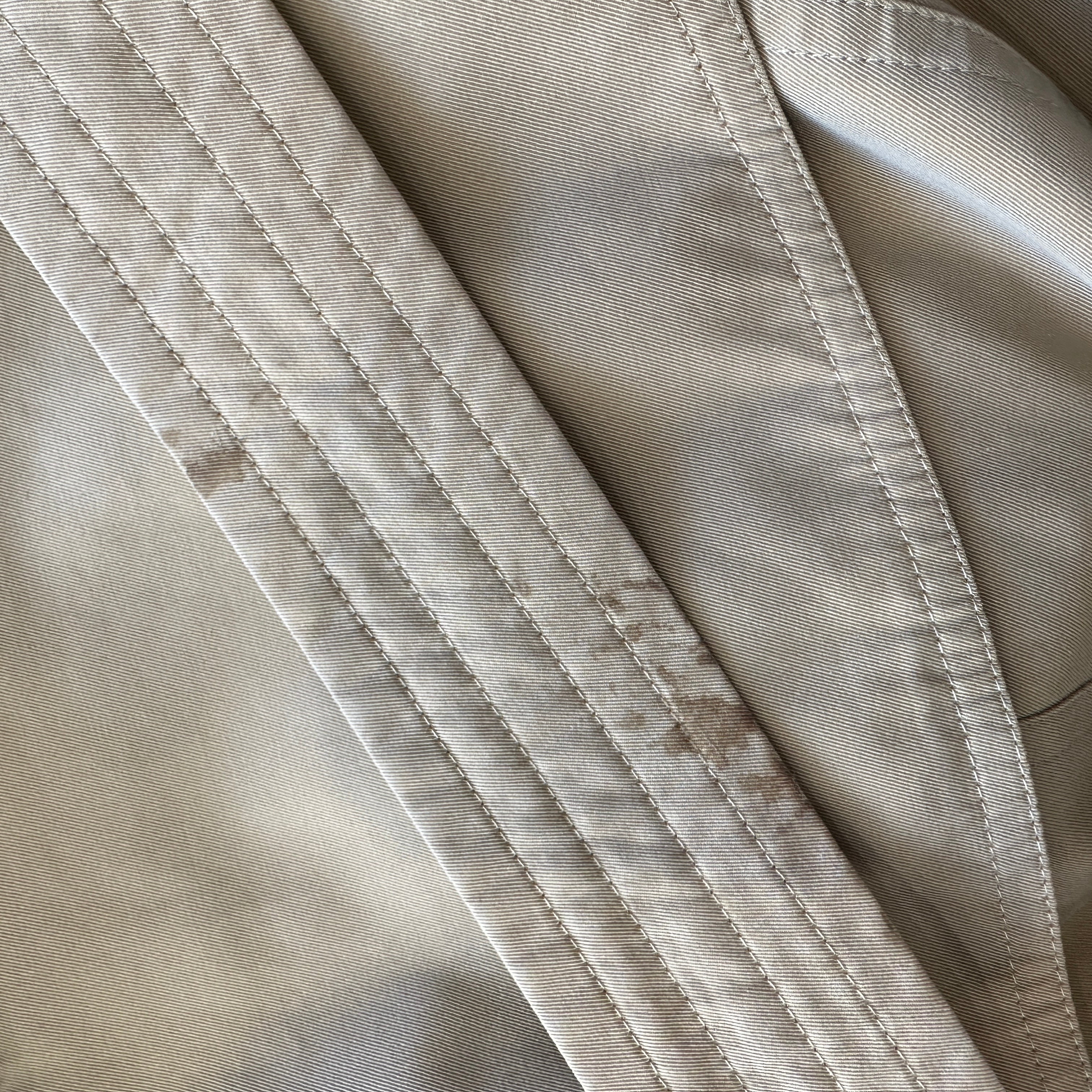 Burberry The Sandringham Medium Beige Cotton Trench Coat (RRP £1890) | Authentic Preloved