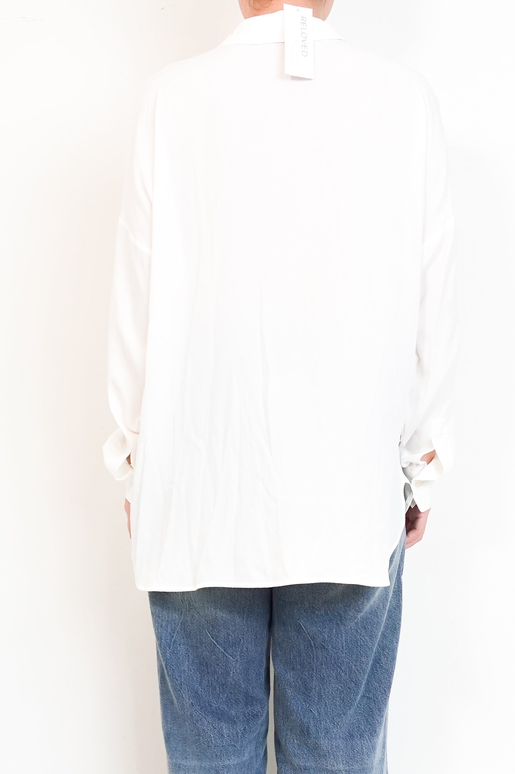 ITALY-0039-White-silk-shirt-back-picture