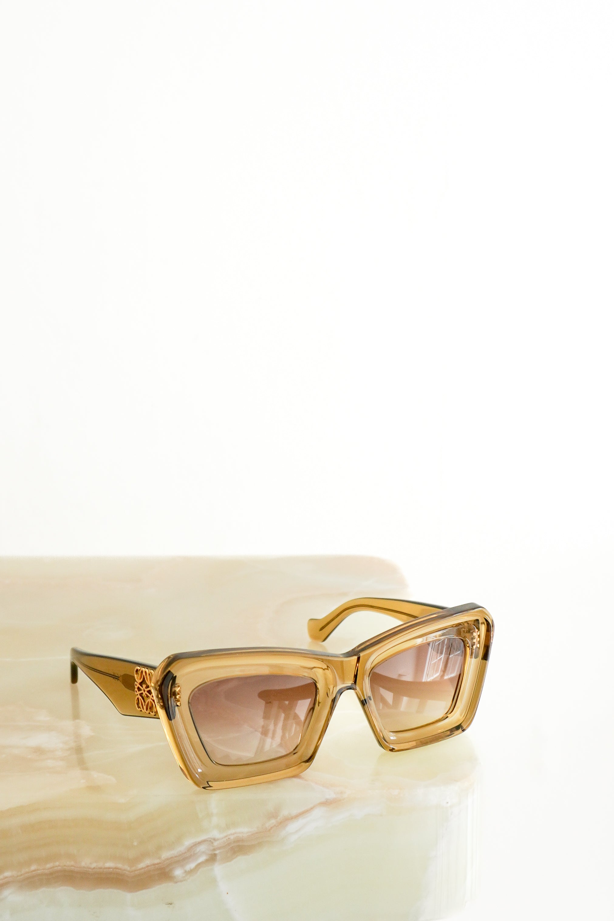 Loewe Anagram LW40145I 96F Brown Translucent Cat-Eye Sunglasses front photo chelsea london