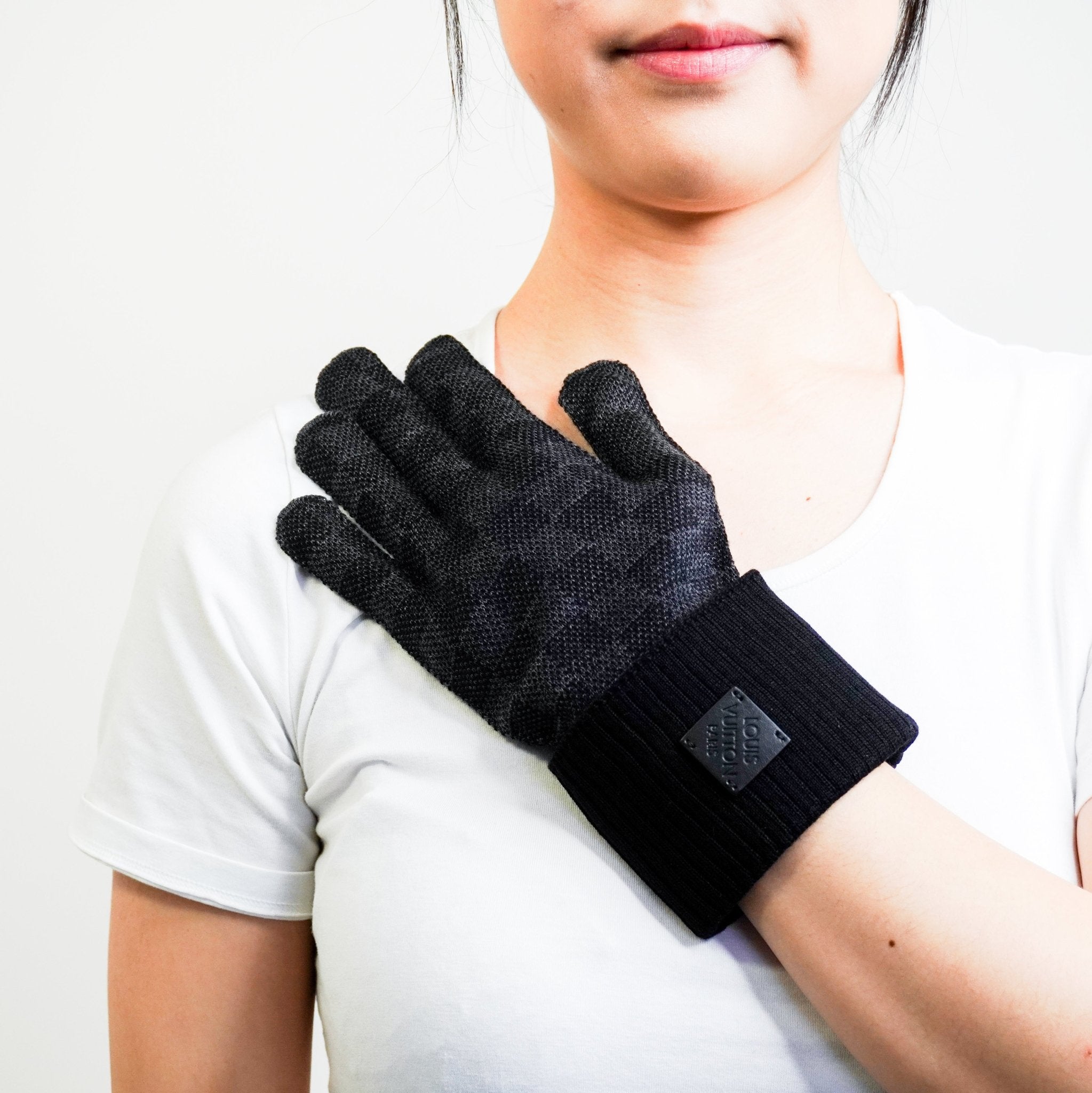 Louis Vuitton Gants Neo Petit Damier Anthracite Gloves RRP £350 | Authentic Preloved FINAL SALE - Reloved Again