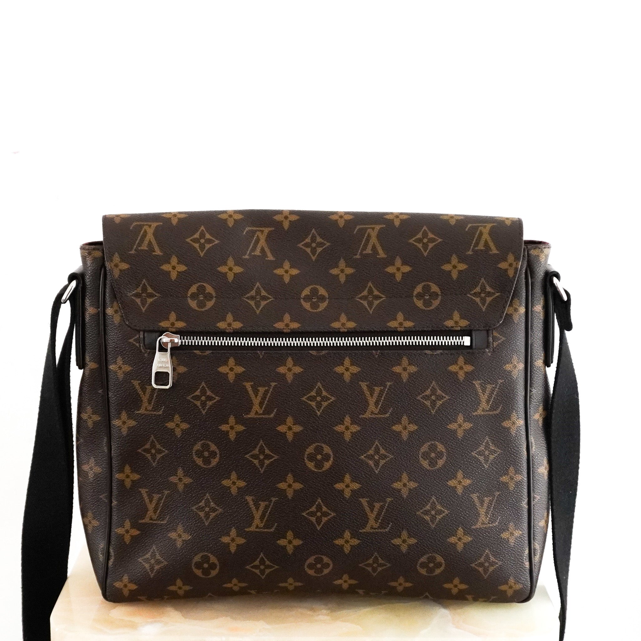 Louis Vuitton District MM Monogram Canvas Messenger Bag RRP £1760 | Authentic Preloved - Reloved Again