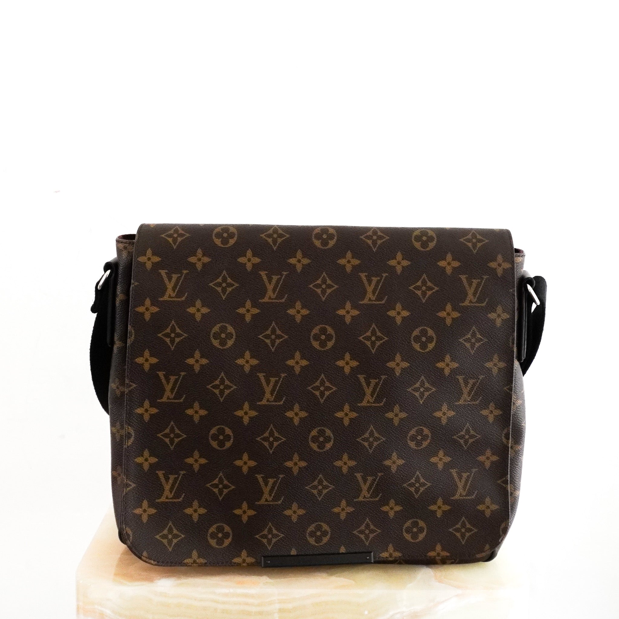 Louis Vuitton District MM Monogram Canvas Messenger Bag RRP £1760 | Authentic Preloved - Reloved Again