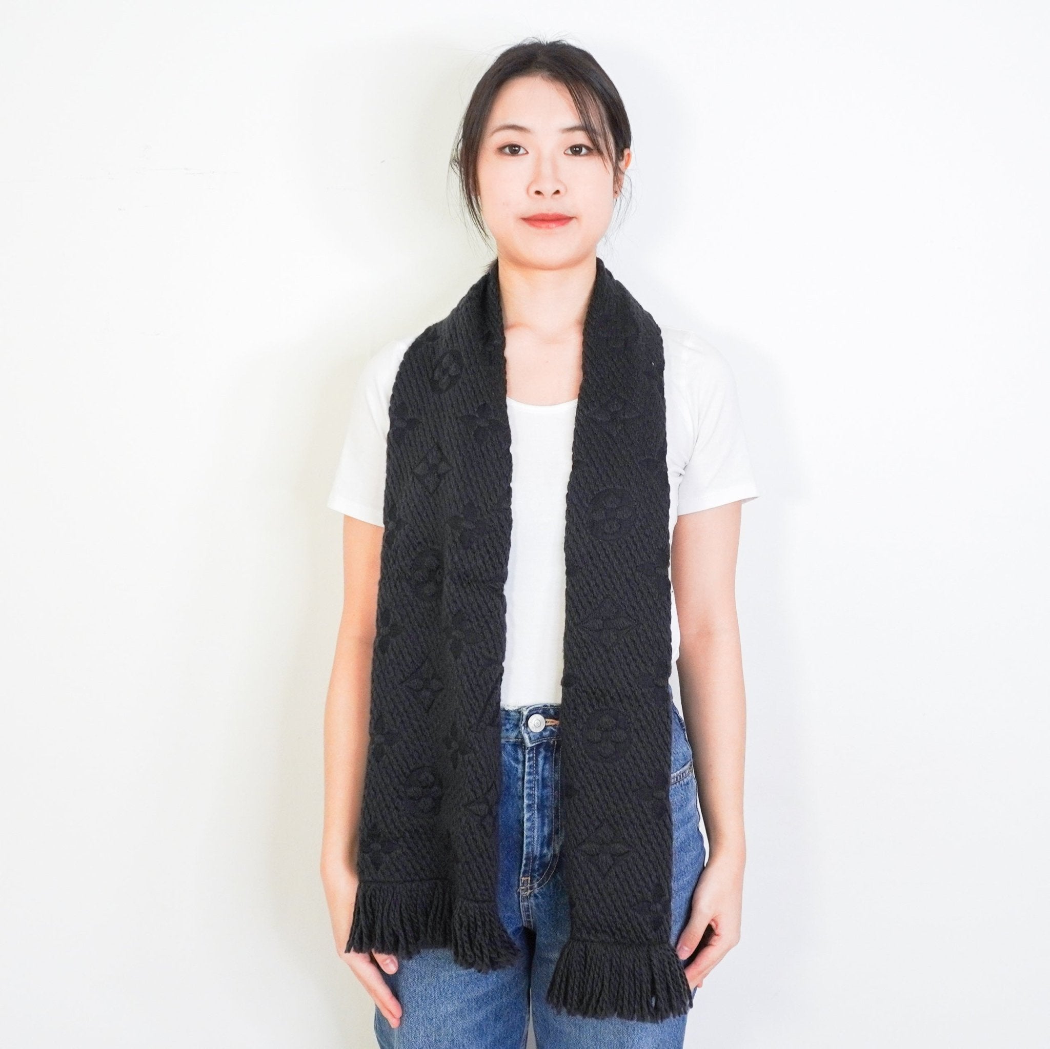 Louis Vuitton Essential Knitted Scarf RRP £475 | Authentic Preloved FINAL SALE - Reloved Again