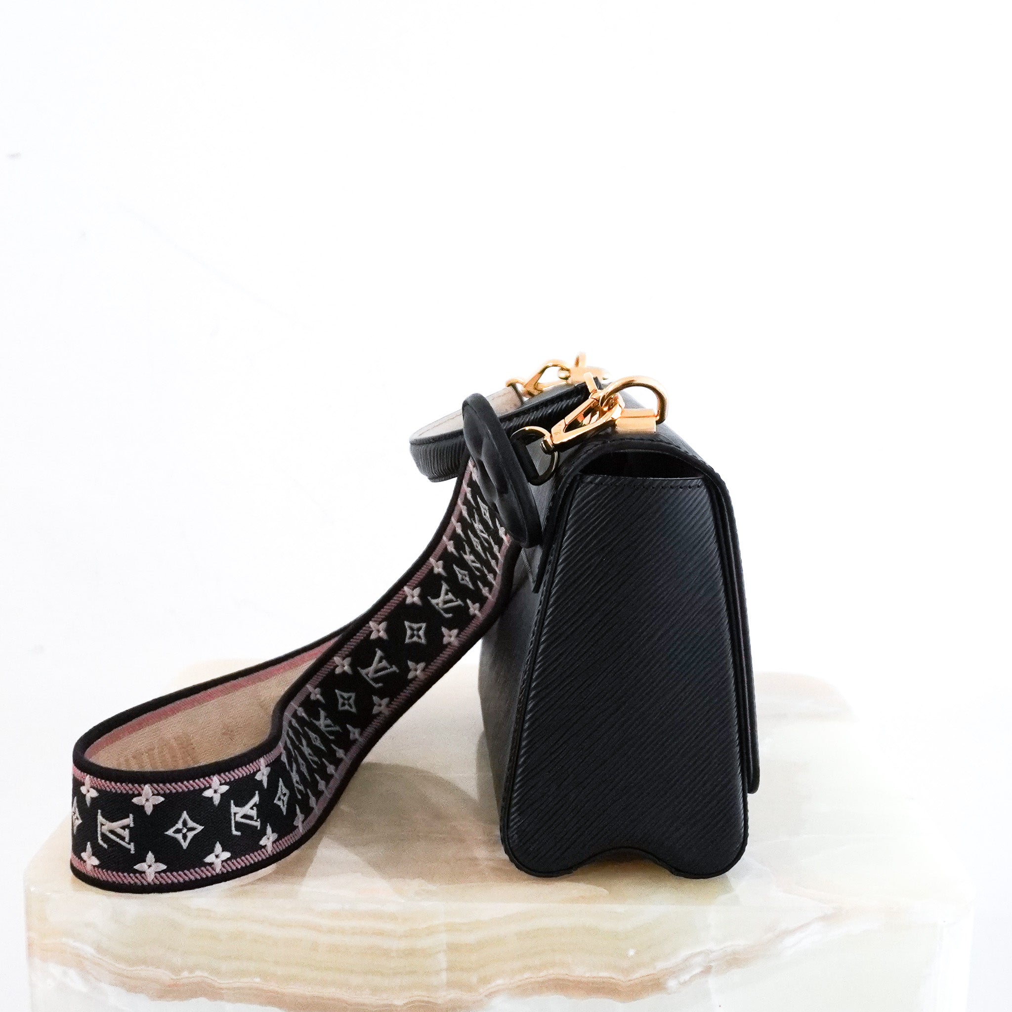 Louis-Vuitton-Twist-MM-Bag-in-Black-side-picture