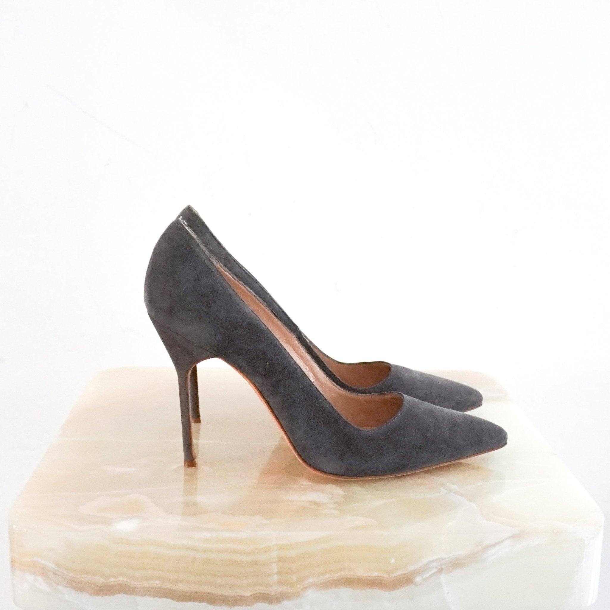 Manolo-Blahnik-Grey-Suede-Pumps-side-picture-Chelsea-London