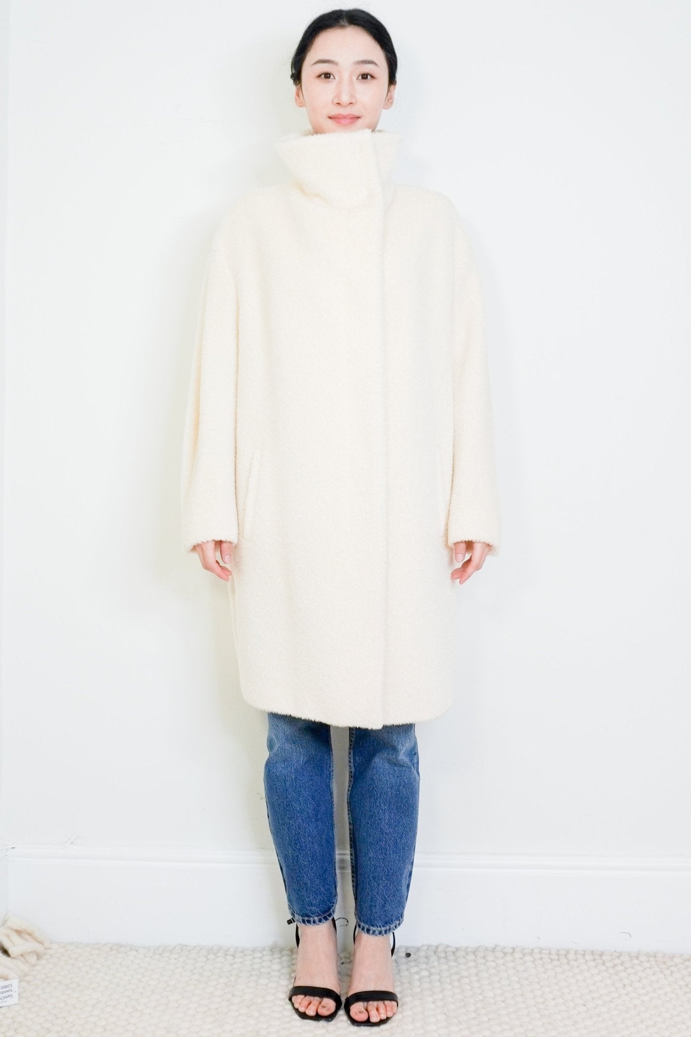Max-Mara-Cream-Alpaca-Wool-Coat-front-picture-Chelsea-London