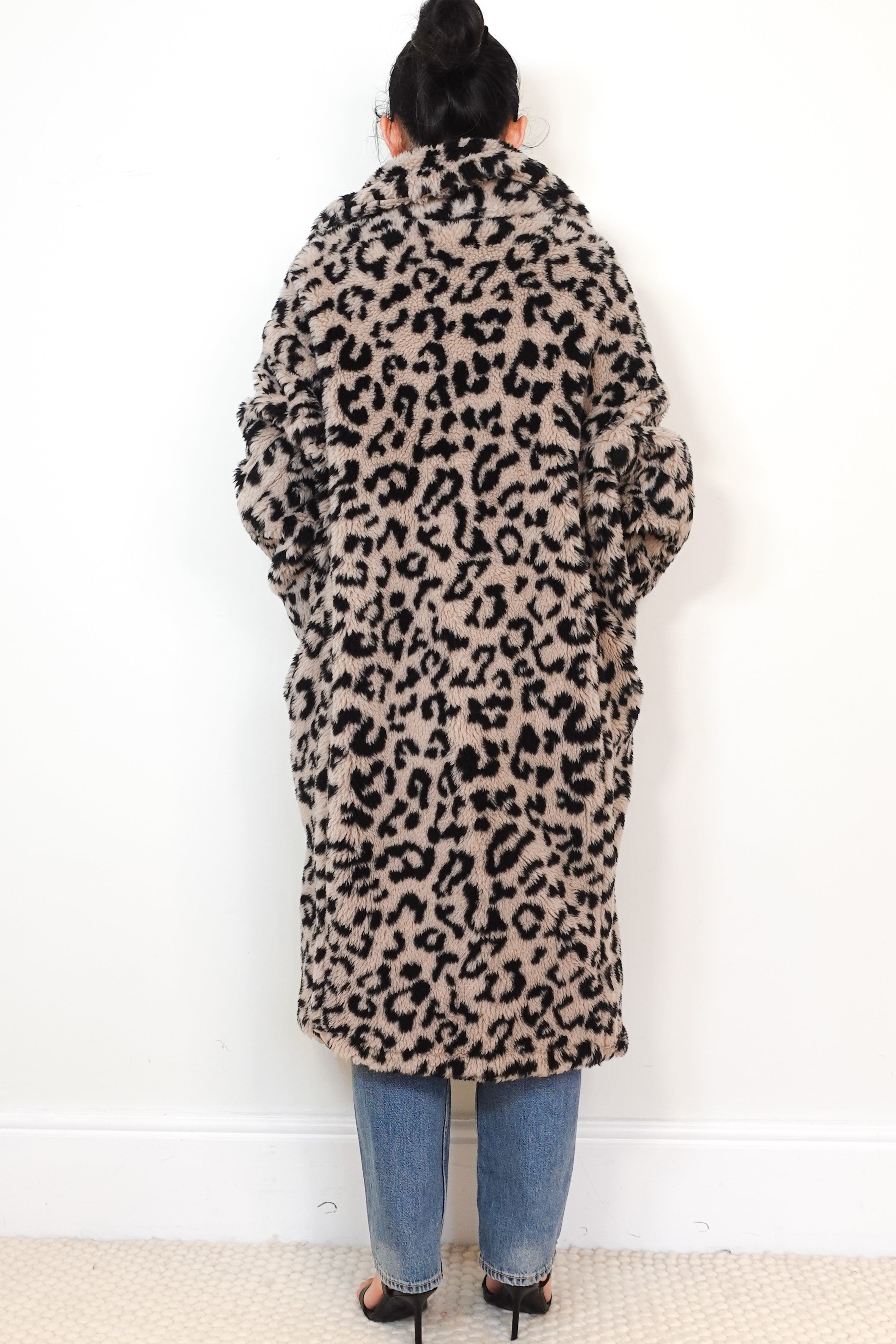 Max-Mara-Grey-Leopard-Print-Teddy-Coat-back-picture-Chelsea-London