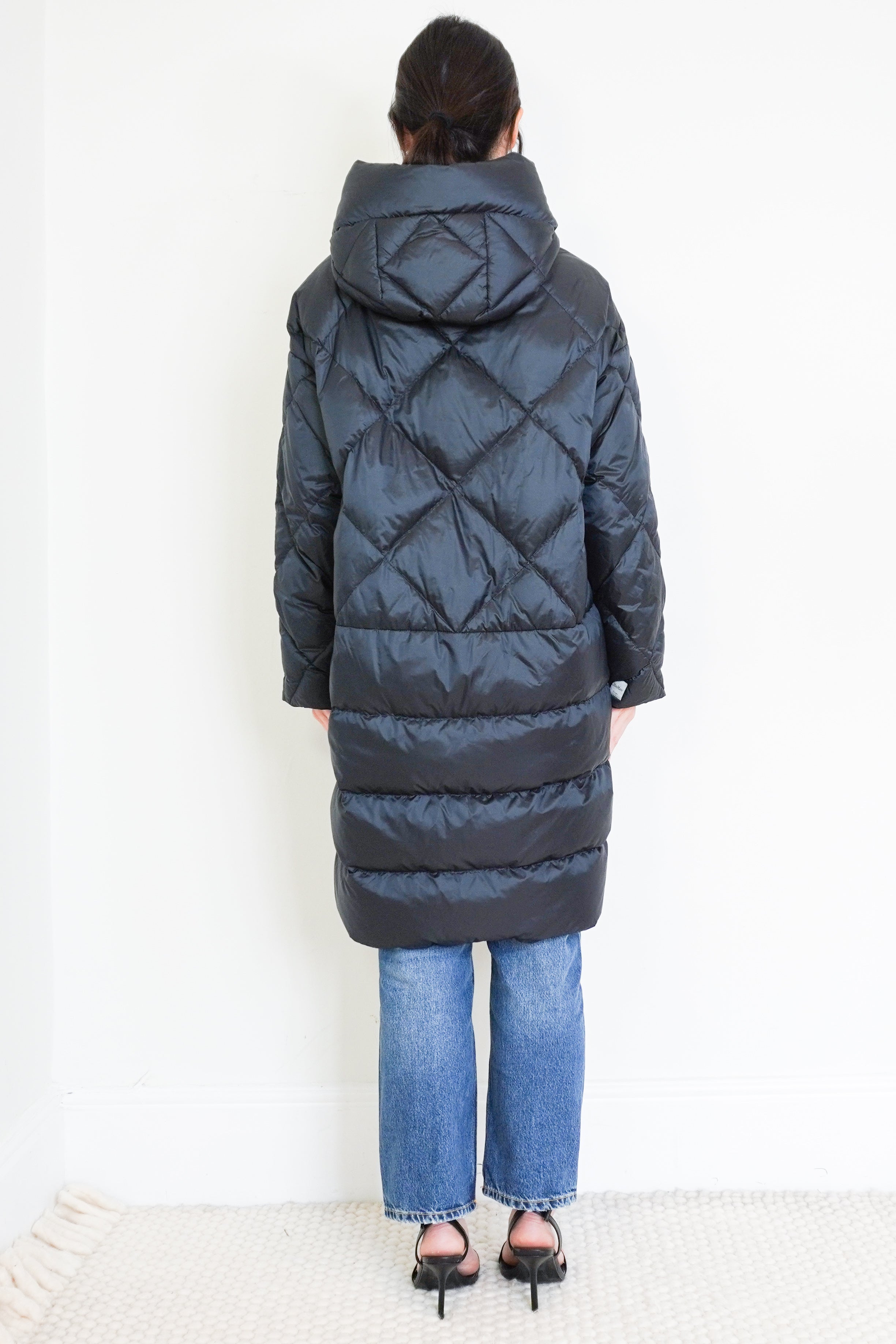 Max-Mara-The-Cube-Blue-Puffer-Coat-back-picture-Chelsea-London