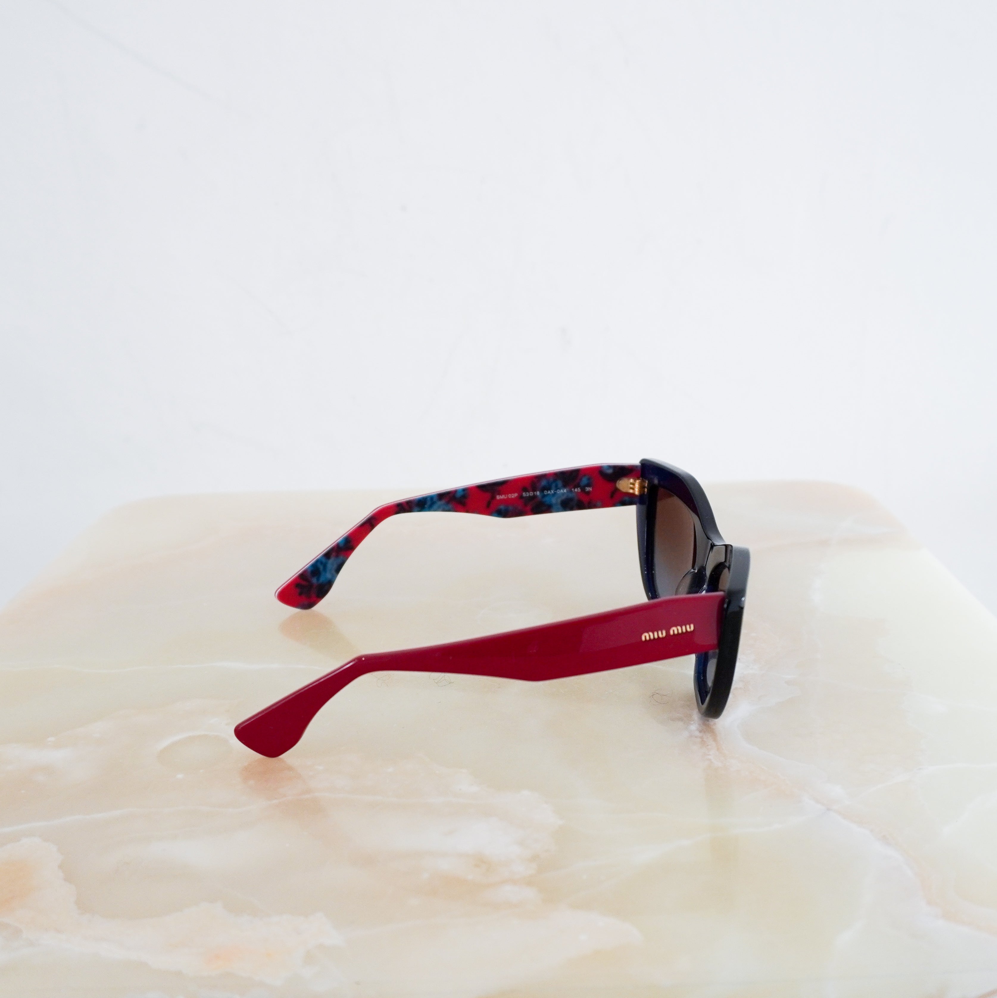 Miu-Miu-Black-&-Red-Cateye-Sunglasses-side-picture