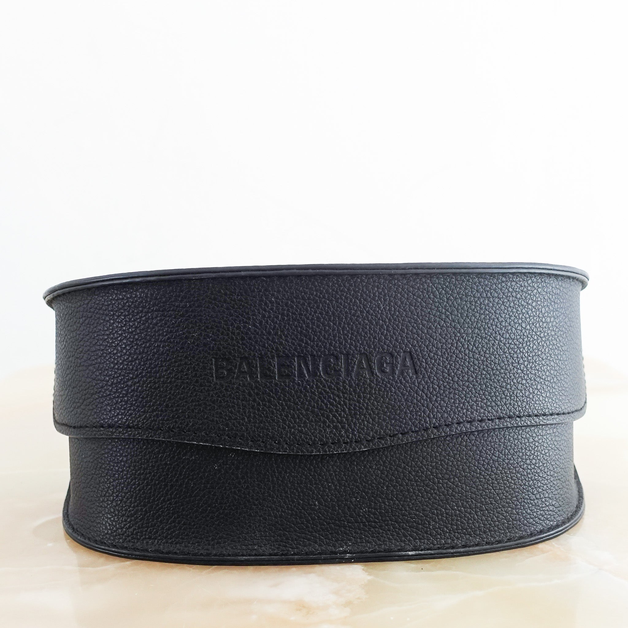 NEW-Balenciaga-black-oversized-frame-sunglasses-RRP-£420-case-photo