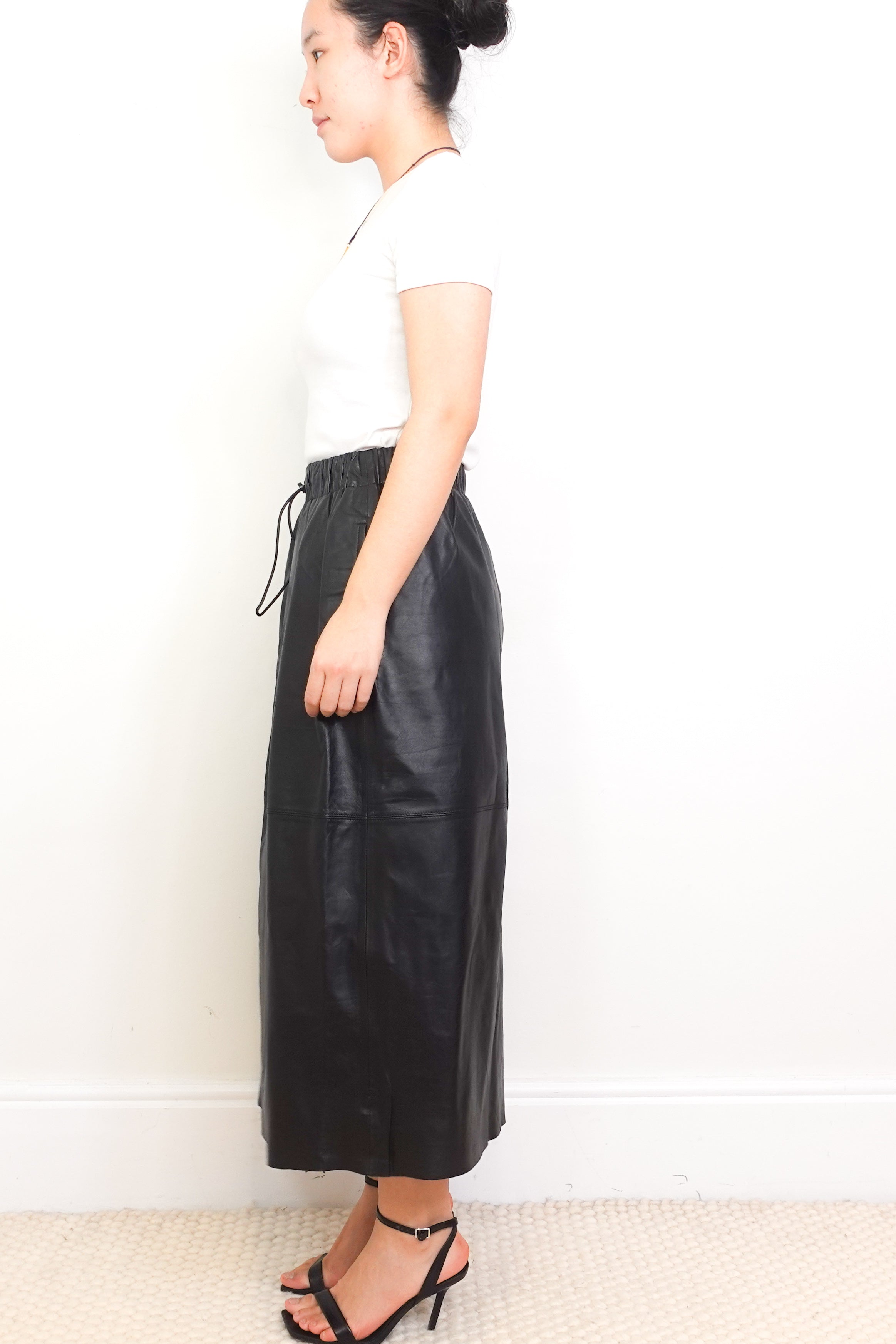 NEW-CURRENT-SEASON-Massimo Dutti-Black-Leather-Midi-Skirt-side-picture-Chelsea-London