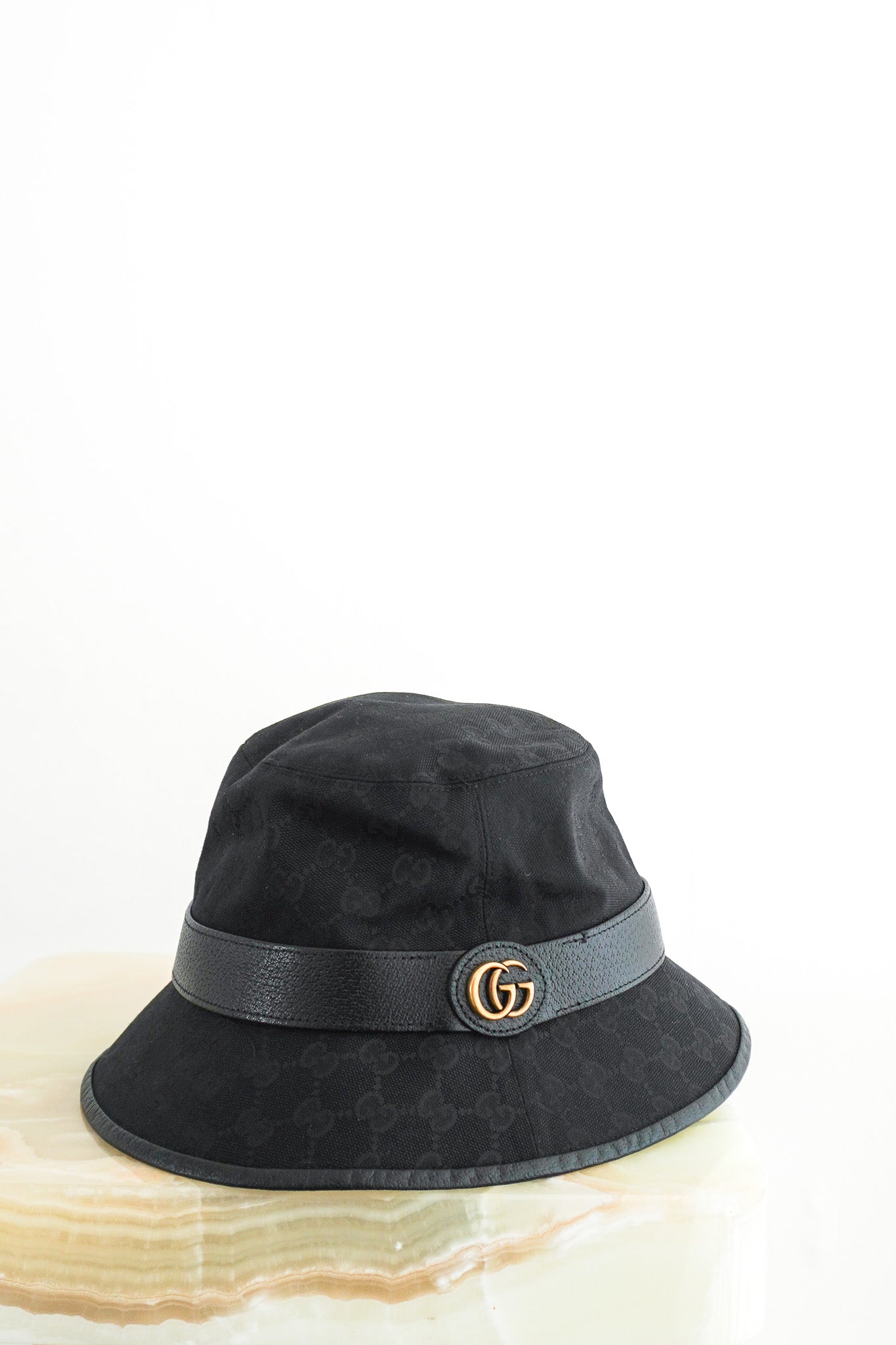 NEW-Gucci-GG-Monogram-Jago-Canvas-Bucket-Hat-in-Black-front-picture-chelsea-london