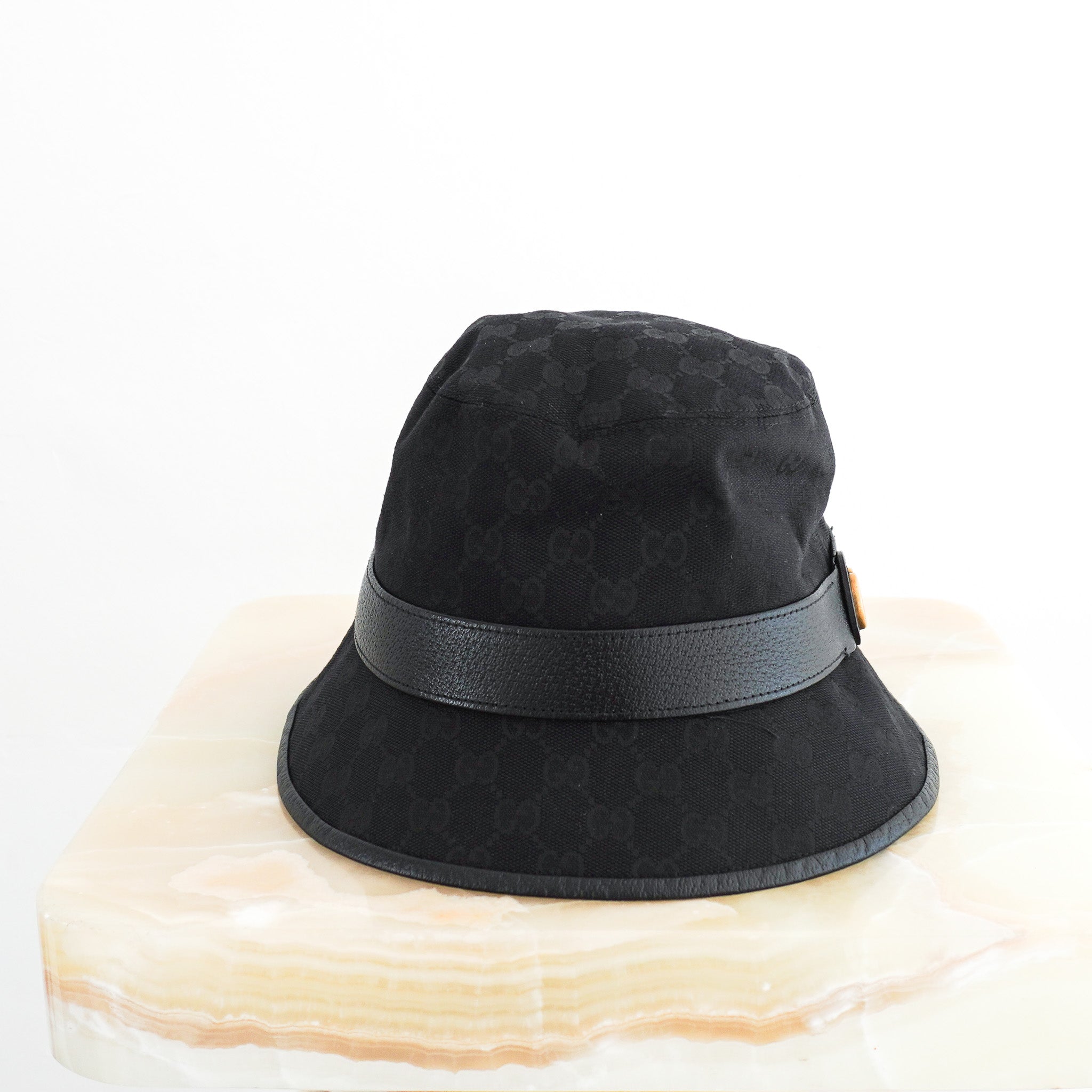 NEW-Gucci-GG-Monogram-Jago-Canvas-Bucket-Hat-in-Black-side-picture