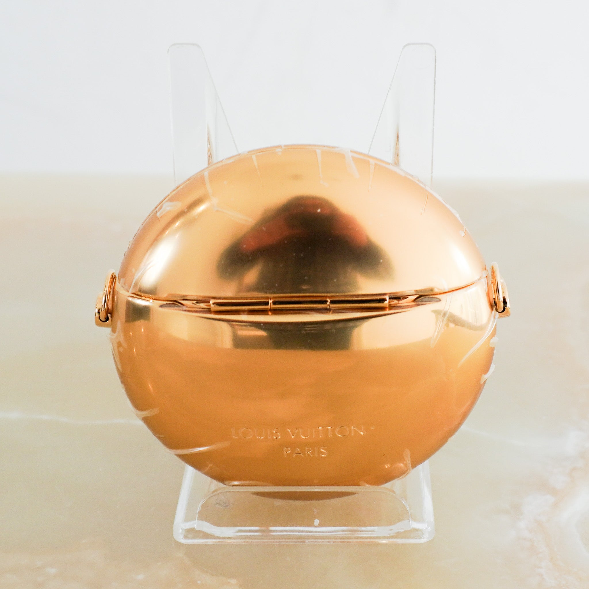 NEW-Louis-Vuitton-Gold-XL-Stud-Airpods-Case-back-picture