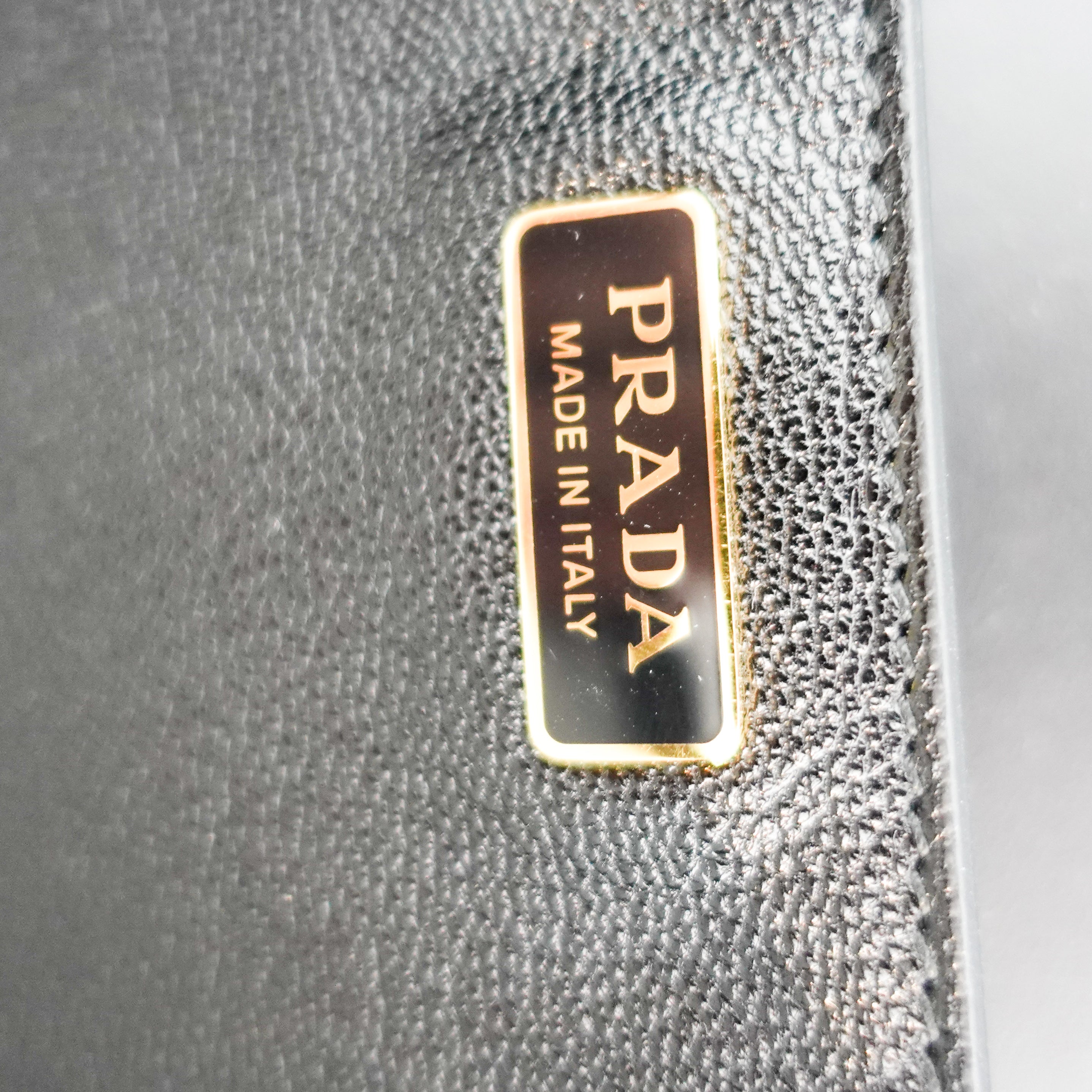 NEW-Prada-black-Cahier-Medium-Box-Bag-logo-picture