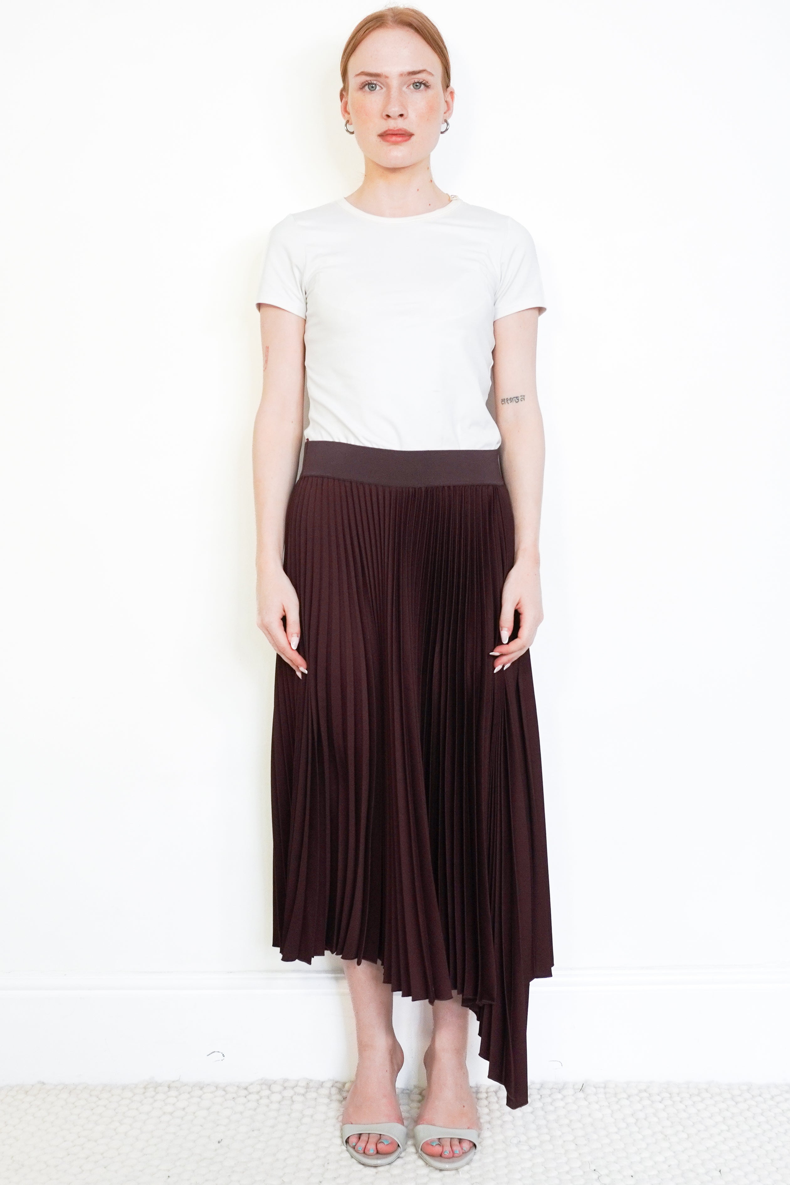 NEW JOSEPH Sabin Knit Weave Plissé Skirt in Burgundy front photo chelsea london