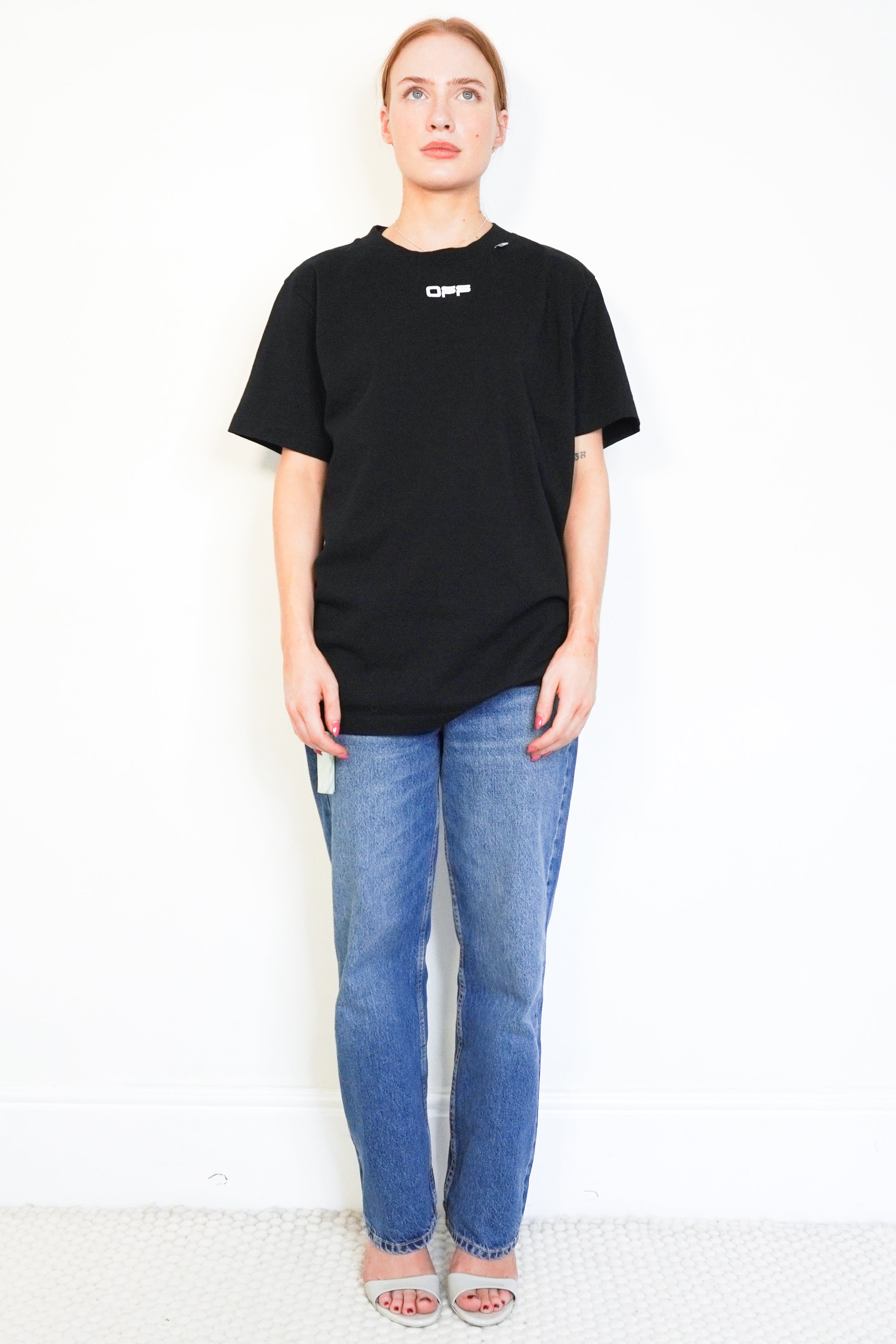 NEW Off-White Black Caravaggio Pink Arrow T-Shirt front photo chelsea london