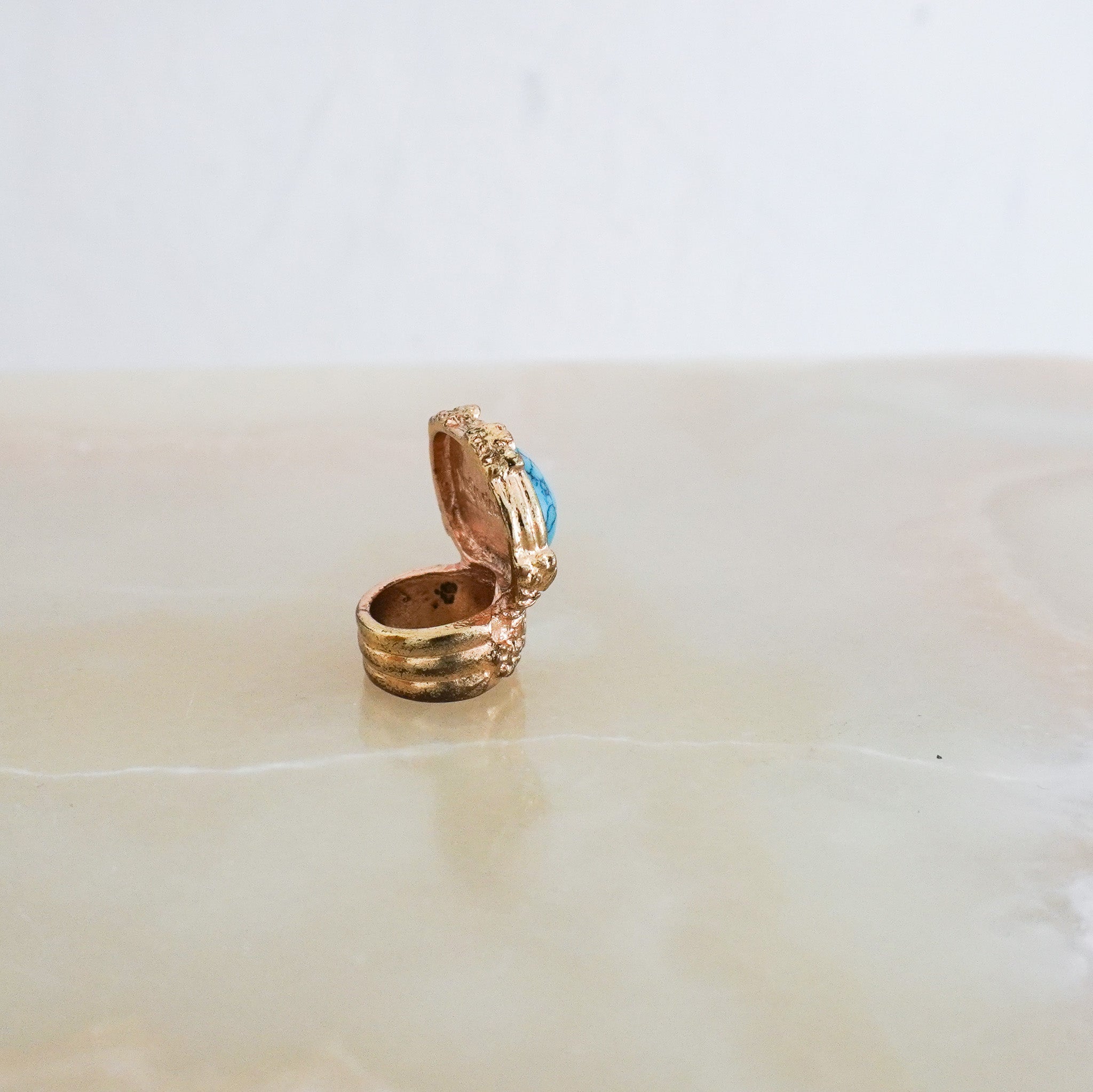 Saint-Laurent-Vintage-Arty-Ring-in-Gold-side-picture