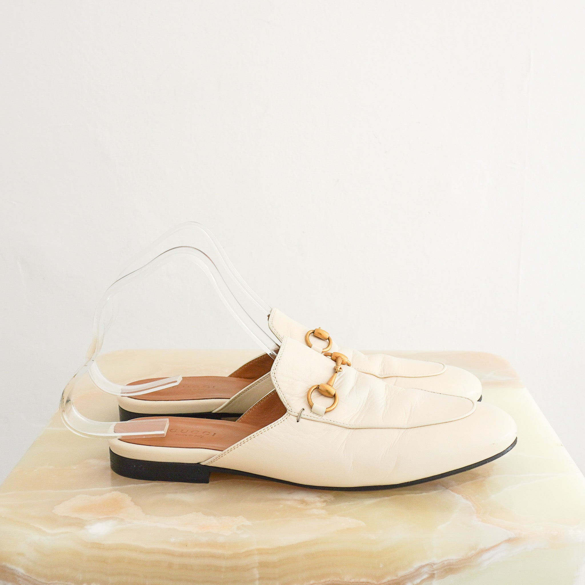 Side Gucci Princetown Cream Leather Flats