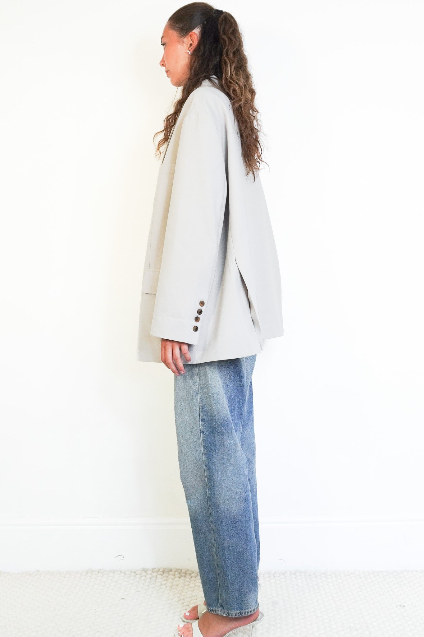 Side image of the The Frankie Shop Grey Blazer