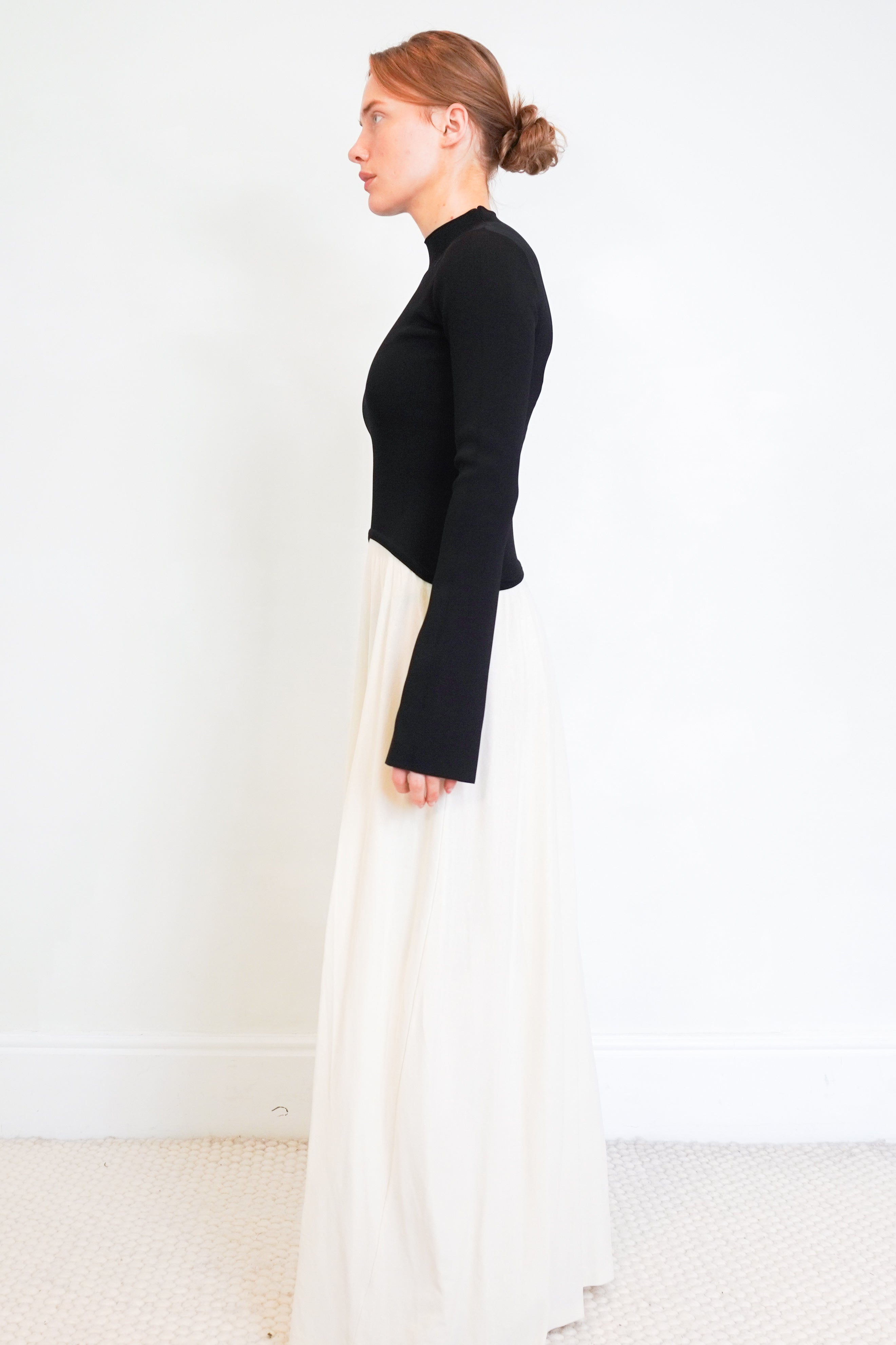 Solid-&-Striped-The-Soglio-Dress-in-Ecru-Noir-side-picture-Chelsea-London