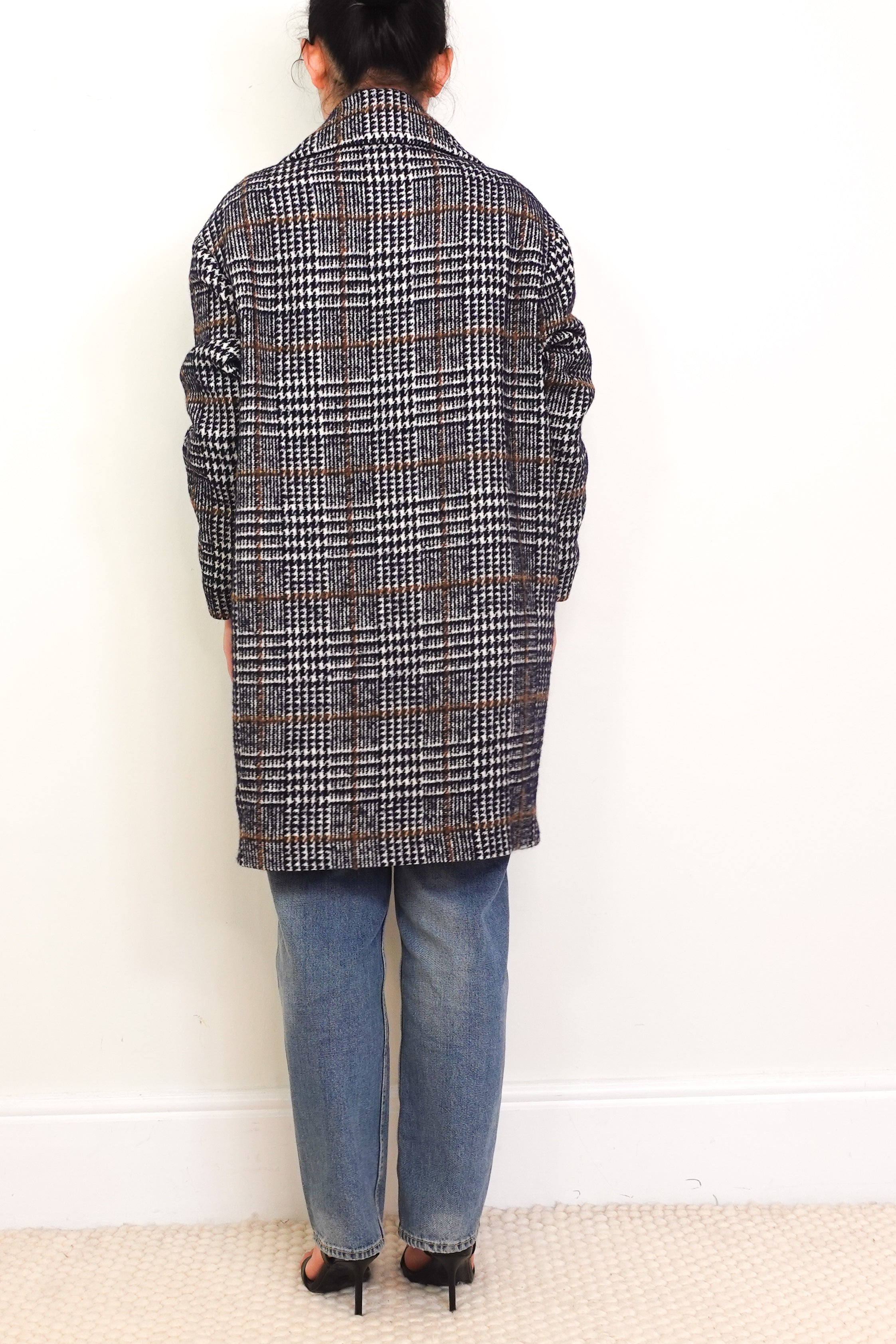 Tagliatore-Navy-Houndstooth-Agatha-Coat-back-picture-Chelsea-London