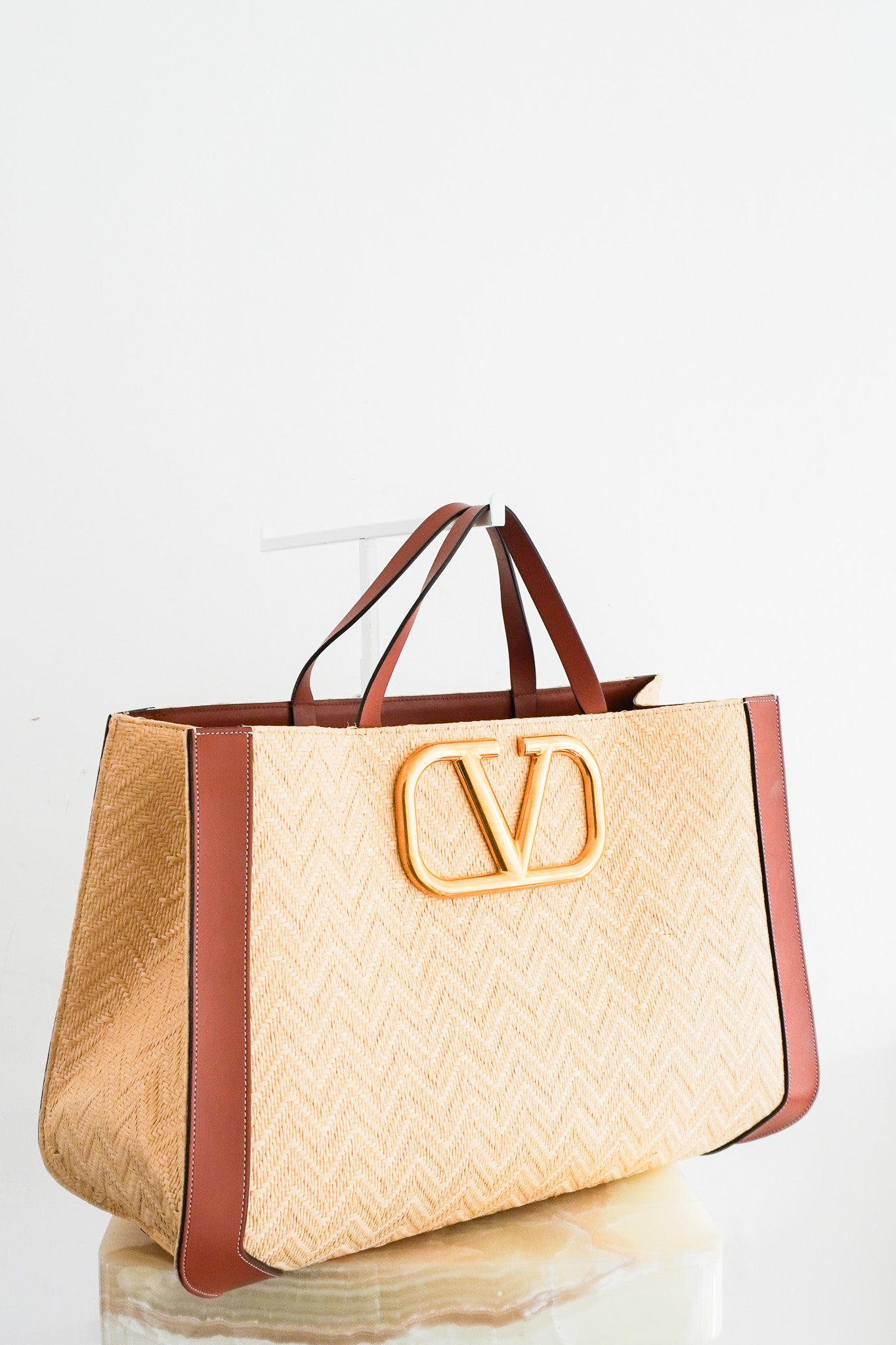 Valentino-Supervee-Raffia-Tote-front-picture-chelsea-london