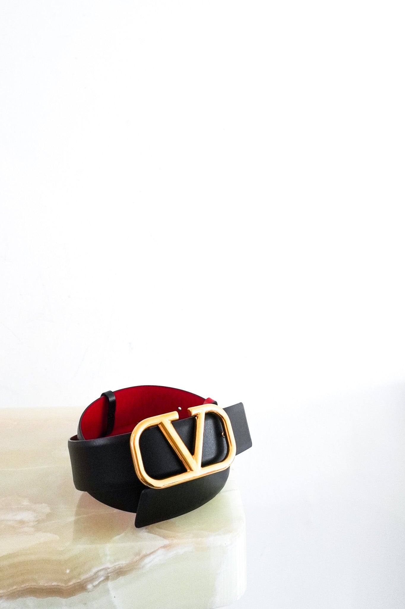 Valentino V Logo Reversible Belt in Black and Red RRP £370 | Authentic Preloved - Reloved Again