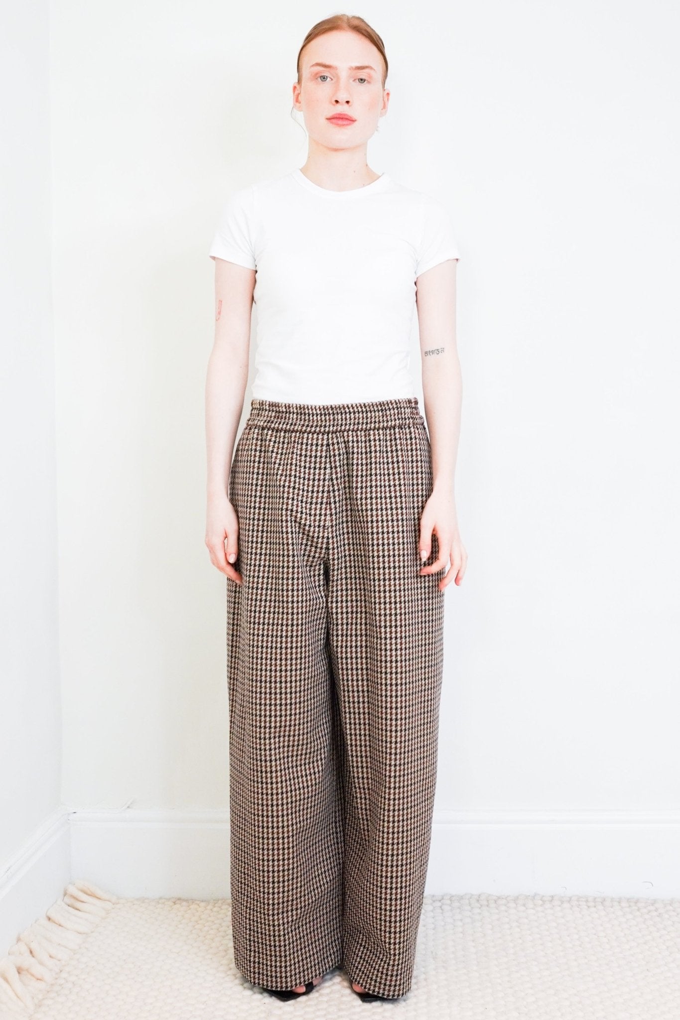 Weekend- Max-Mara-Check-Trousers-Front-Picture-Chelsea- London