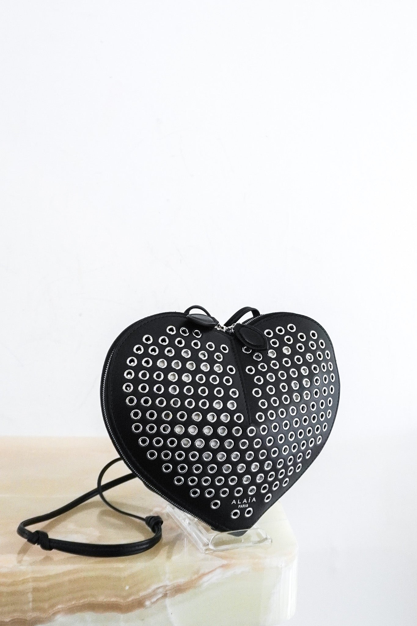 ALAÏA Le Coeur Crossbody Bag in Noir RRP £1000 | Authentic Preloved - Reloved Again