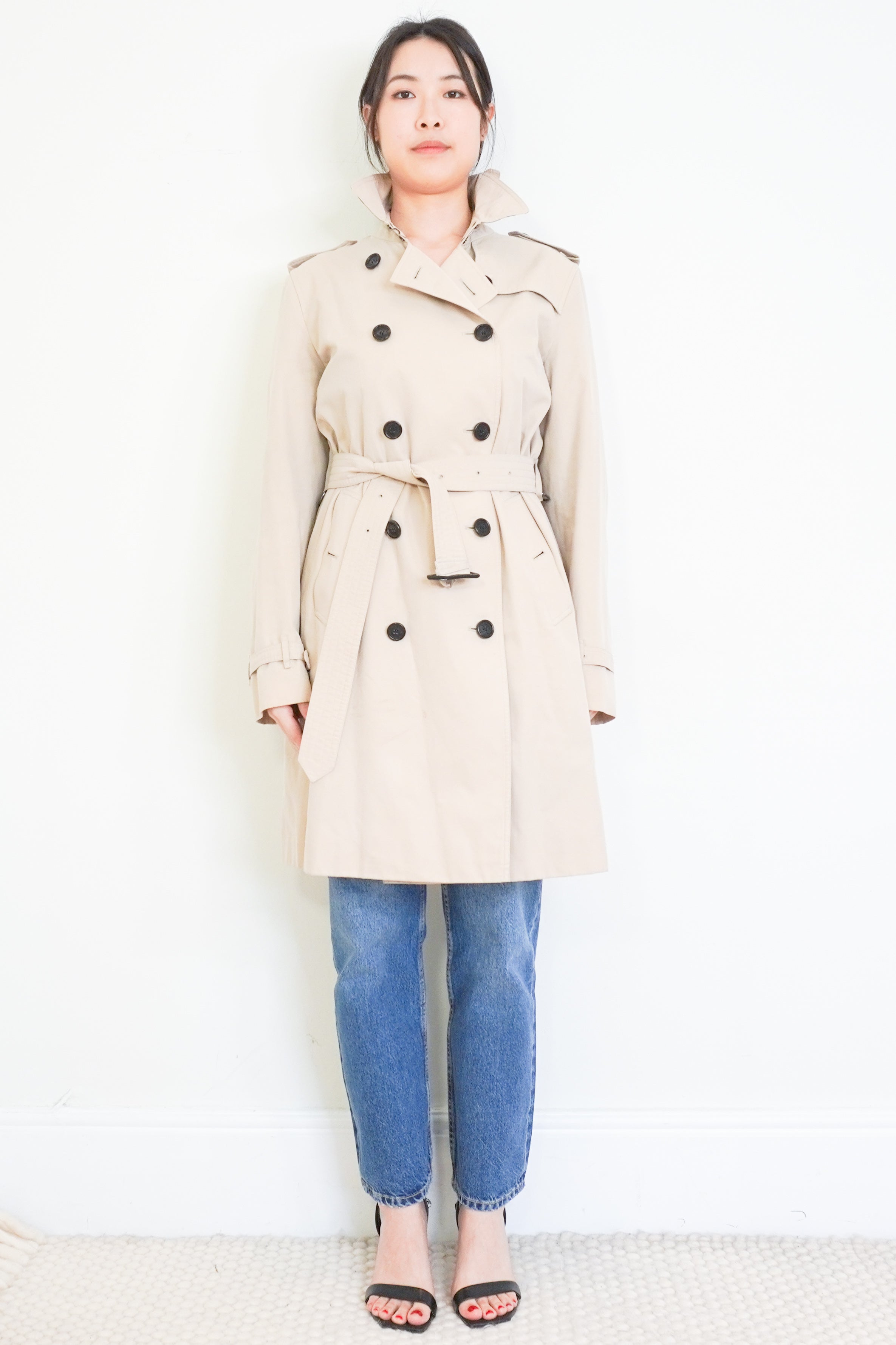 burberry-kensington-beige-trench-coat-authentic-preloved-front-picture-Chelsea-london