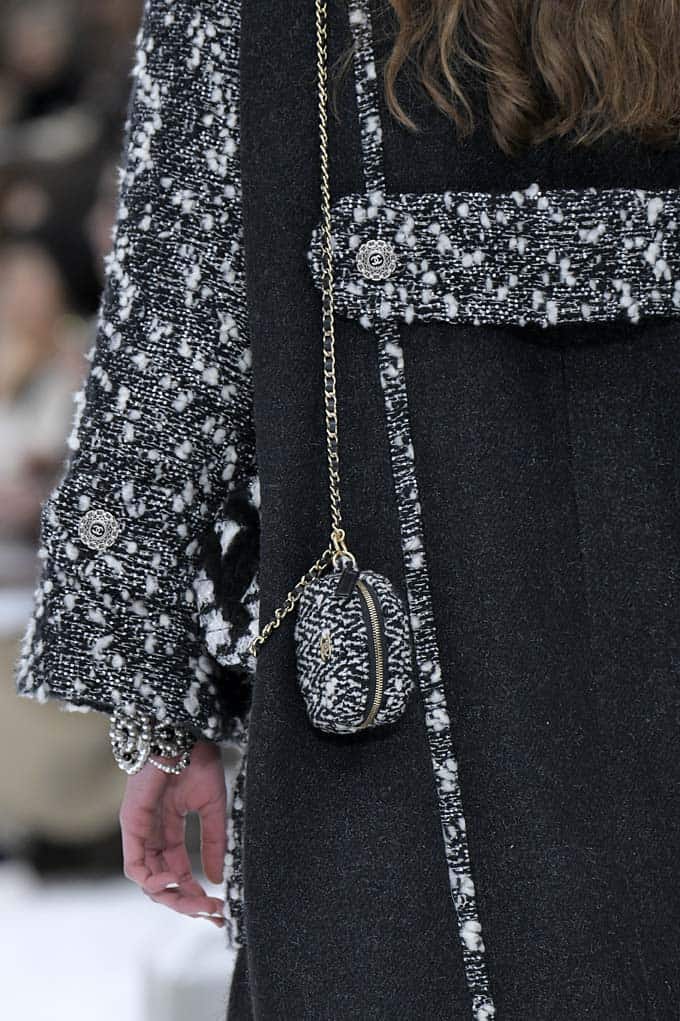 Chanel Beige and Black Houndstooth Tweed Wallet On Chain with Coin Pouch RRP £3500 | Authentic Preloved - Reloved Again