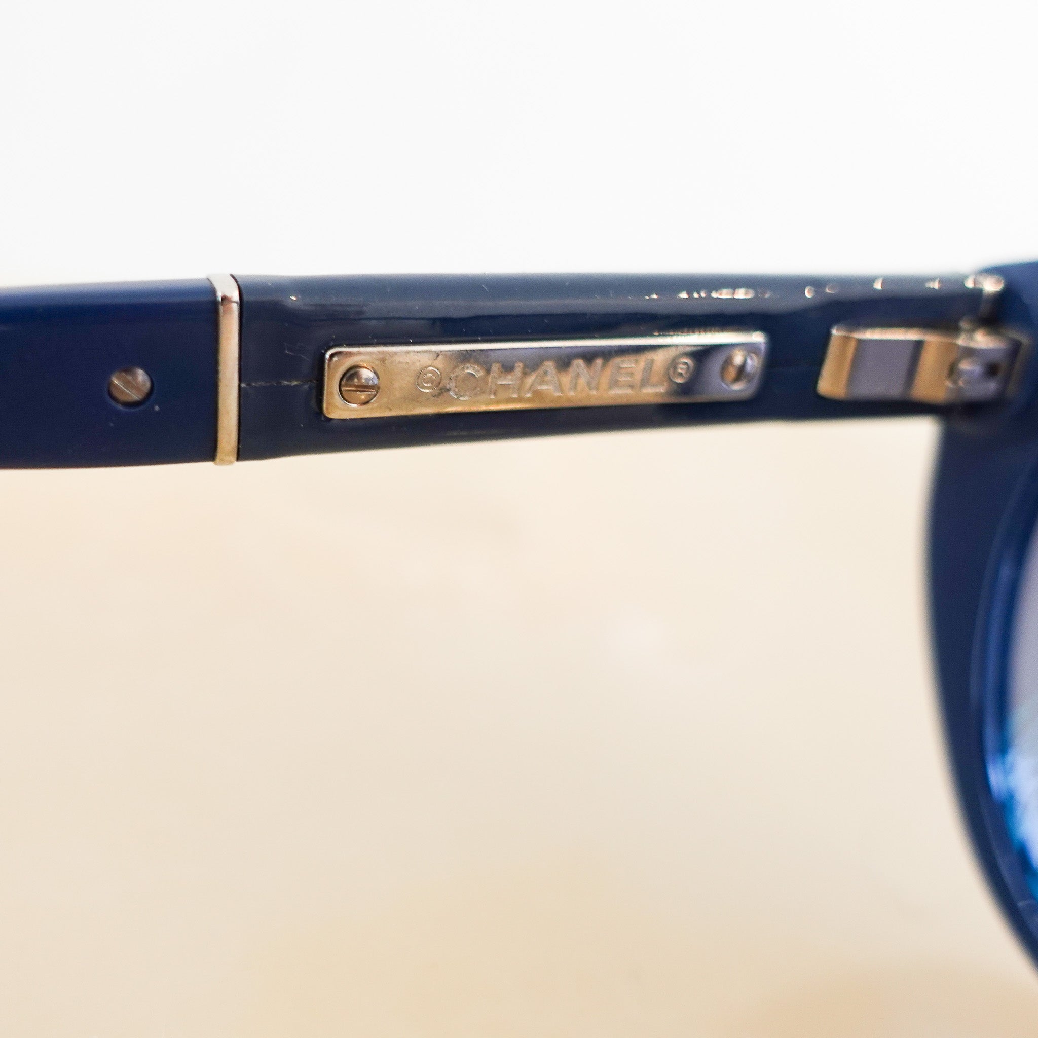 chanel-cc-blue-sunglasses-logo-picture-chelsea-london
