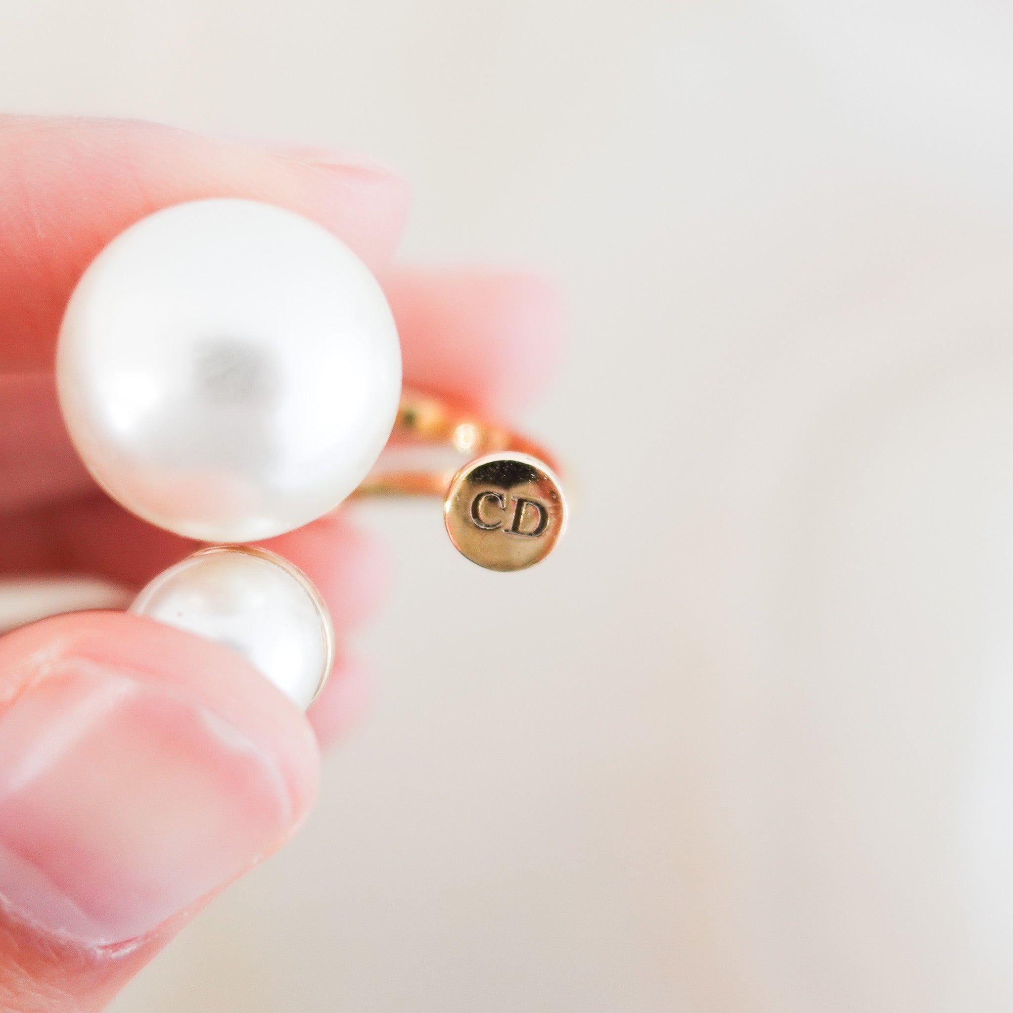 dior-ultradior-faux-pearl-ring-logo-picture-chelsea-london