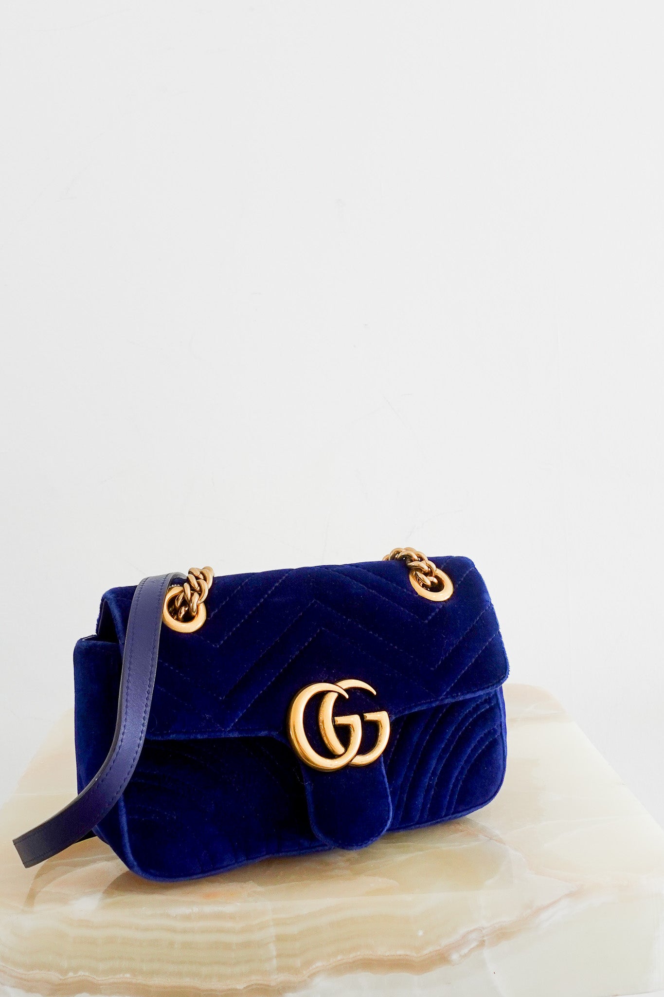 Marmont Medium Gucci Gg Marmont Velvet Shoulder Bag GUCCI • GG