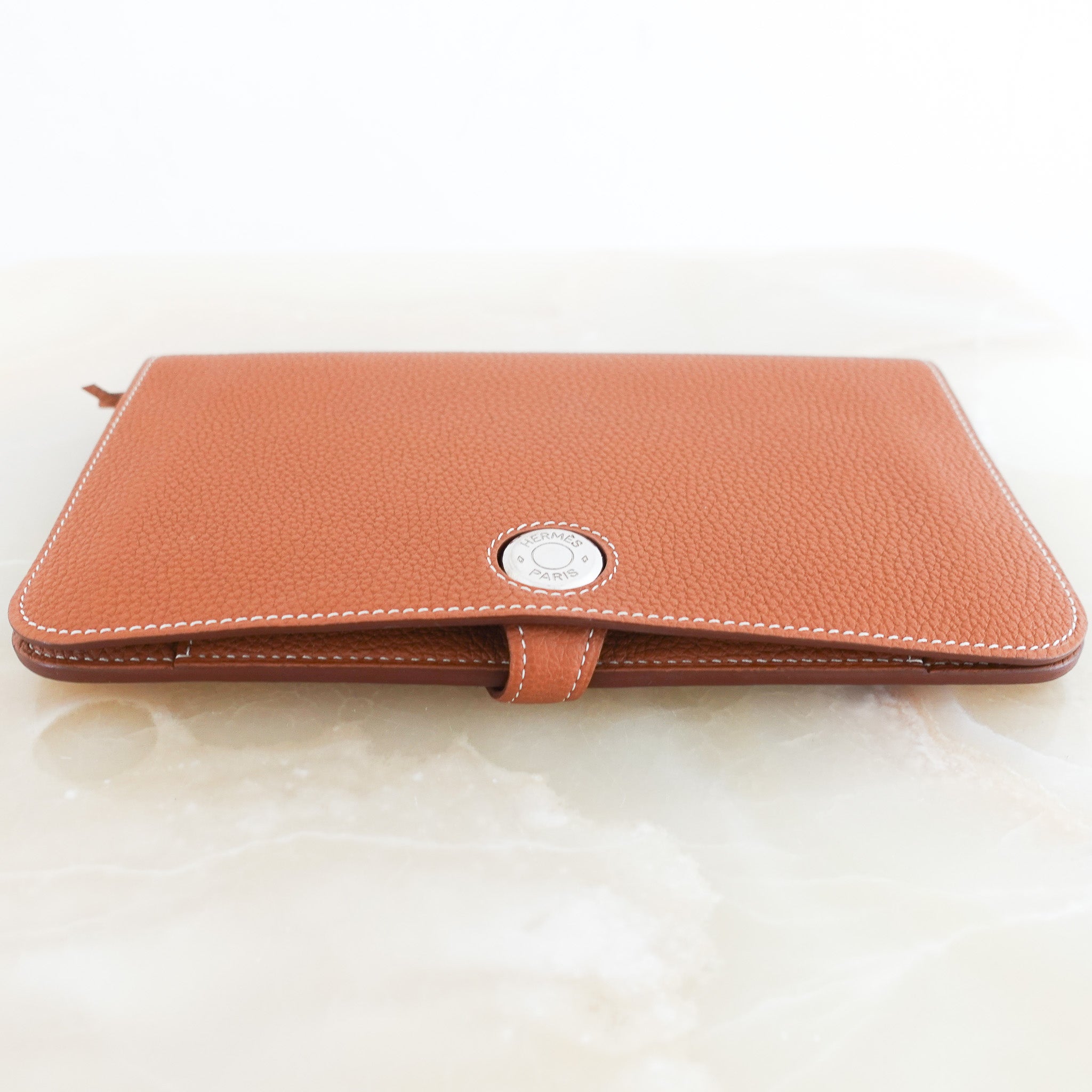 hermes-dogon-gm-togo-wallet-in-gold-uner-picture-chelsea-london