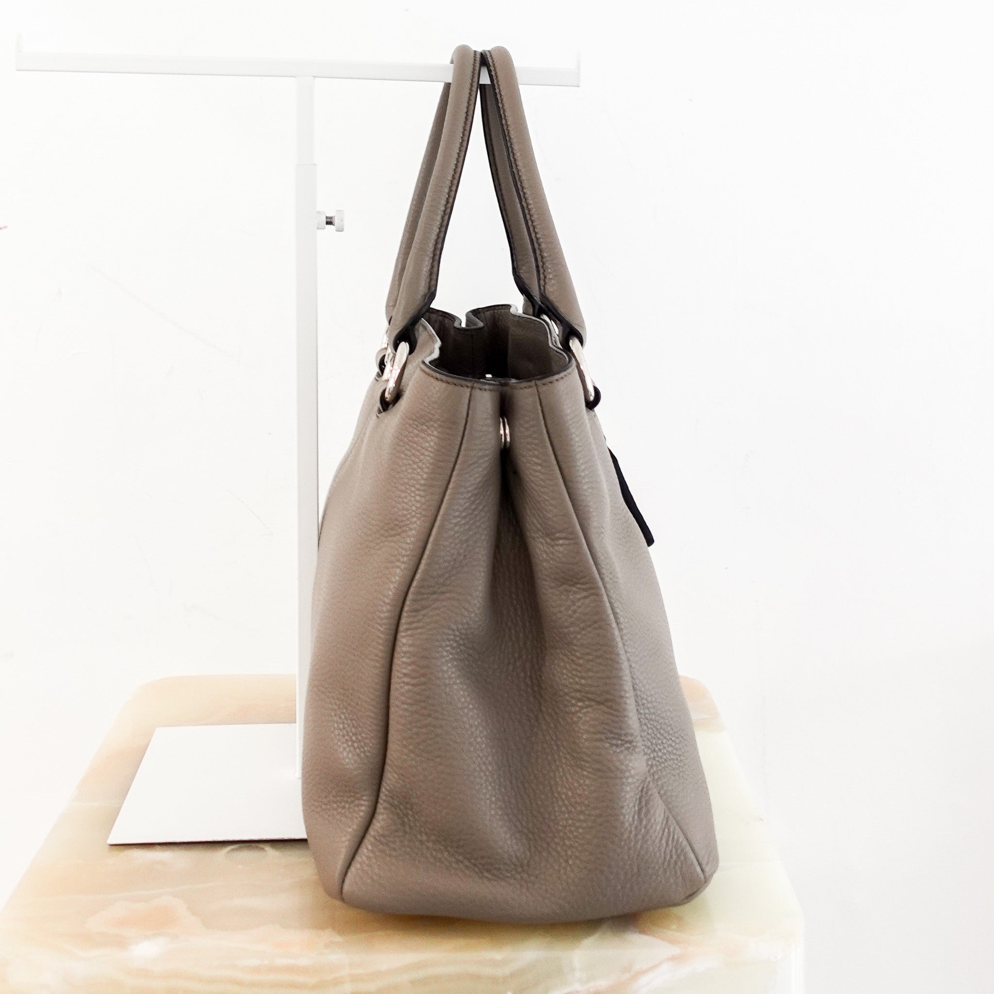 prada-vitello-daino-taupe-tote-bag-side-picture-2